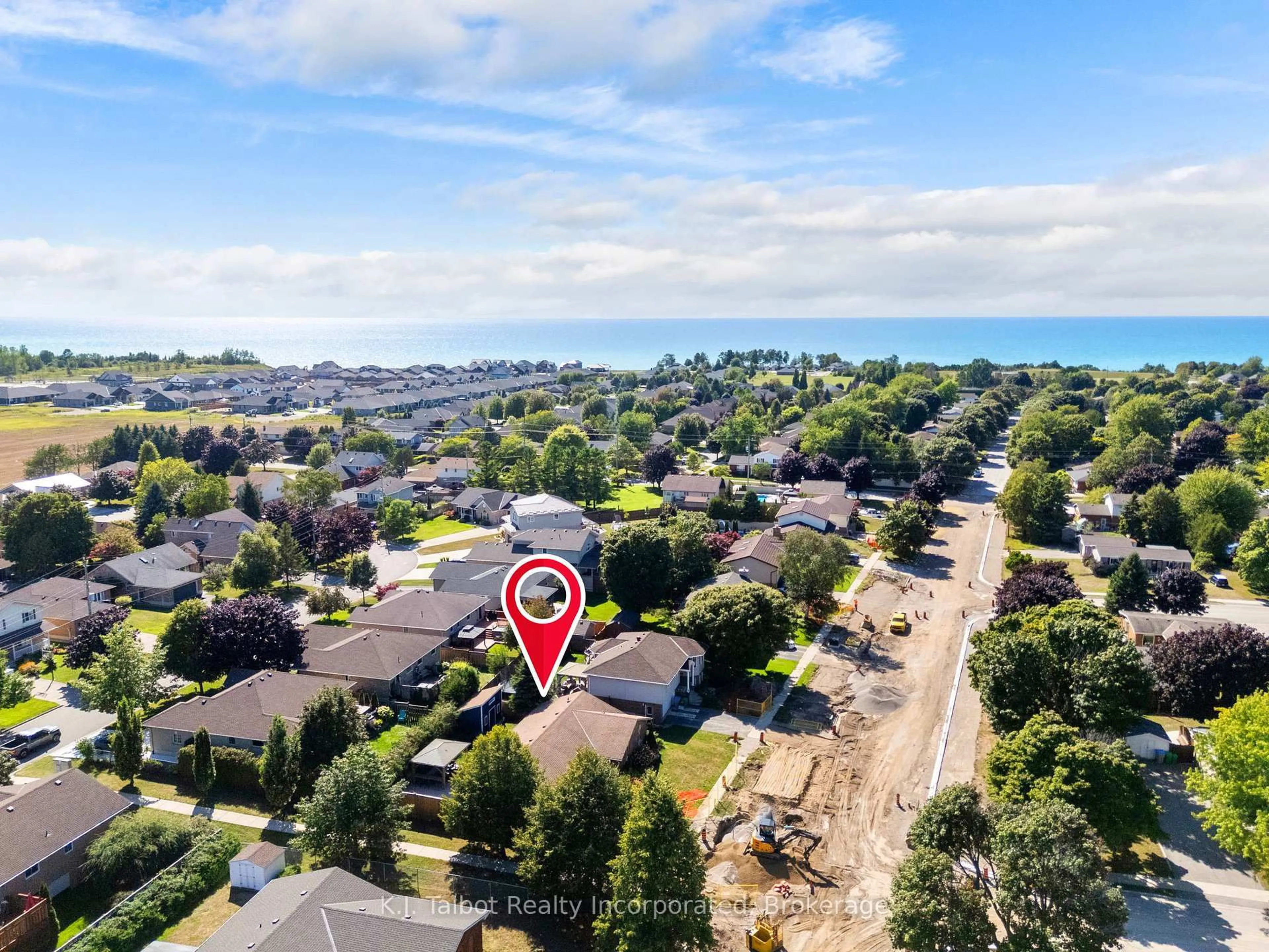 A pic from outside/outdoor area/front of a property/back of a property/a pic from drone, water/lake/river/ocean view for 47 Suncoast Dr, Goderich Ontario N7A 4H1