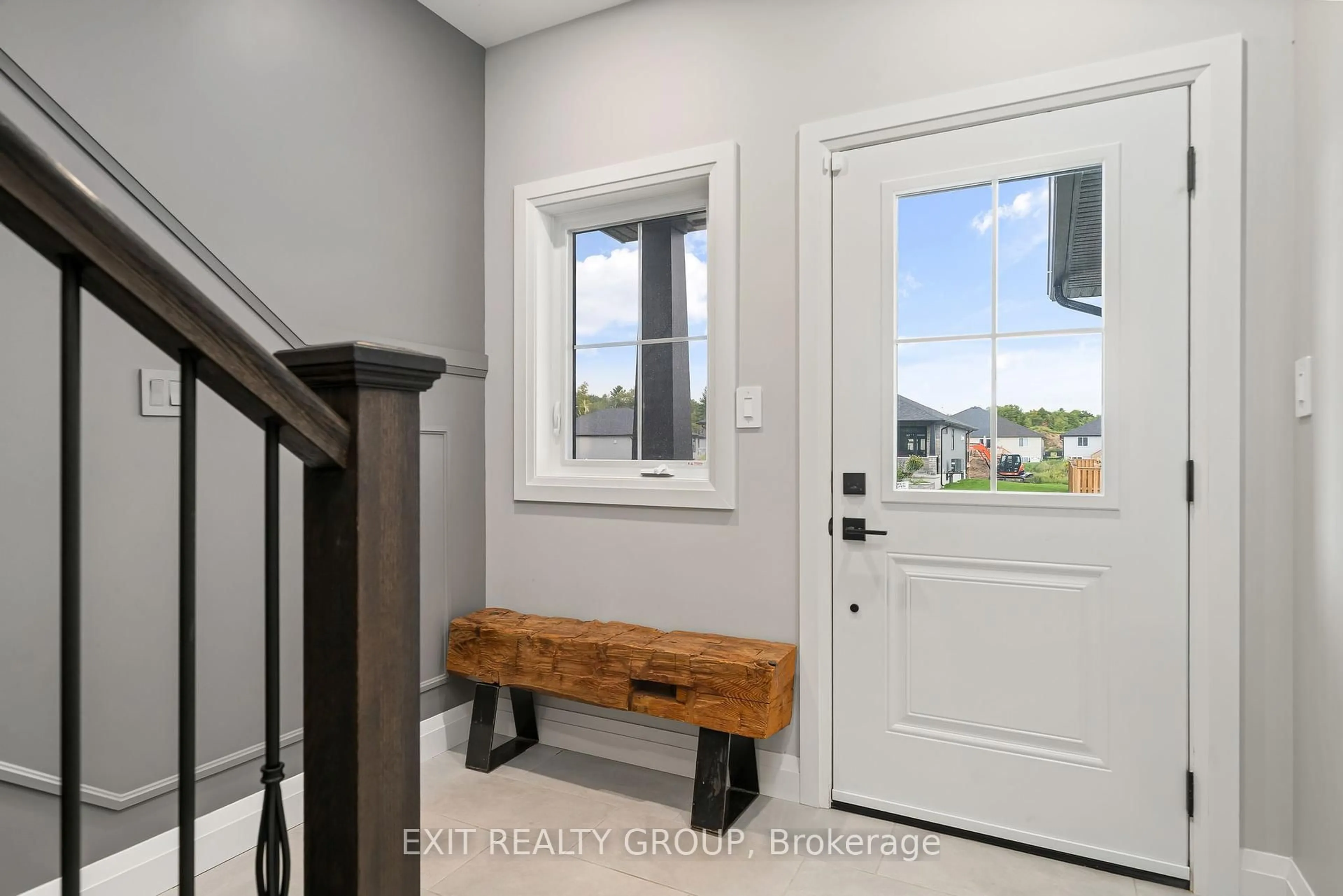 Indoor entryway for 4 Mackenzie John Cres, Brighton Ontario K0K 1H0