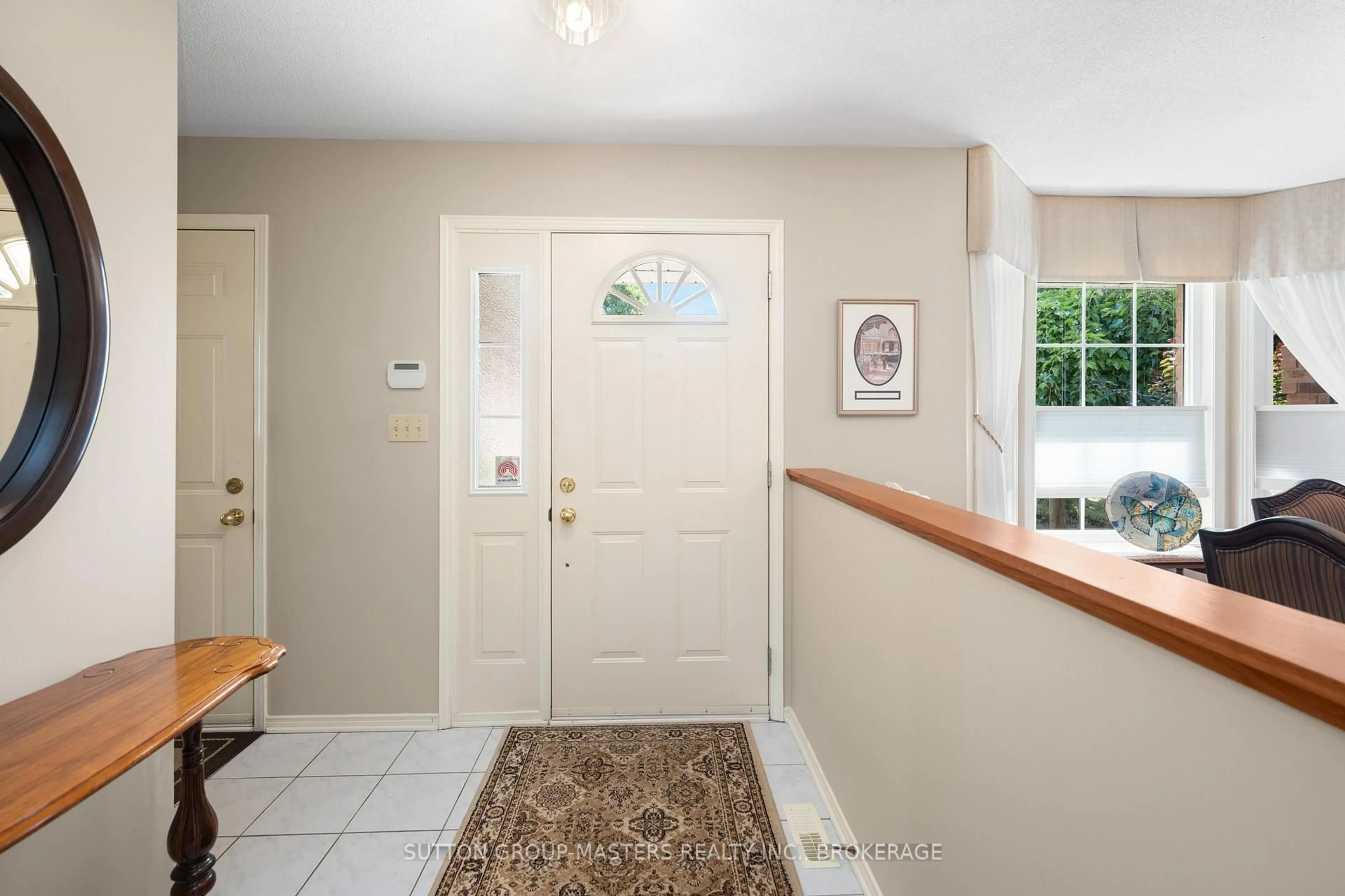 Indoor entryway for 539 Sackville Cres, Kingston Ontario K7M 8W3