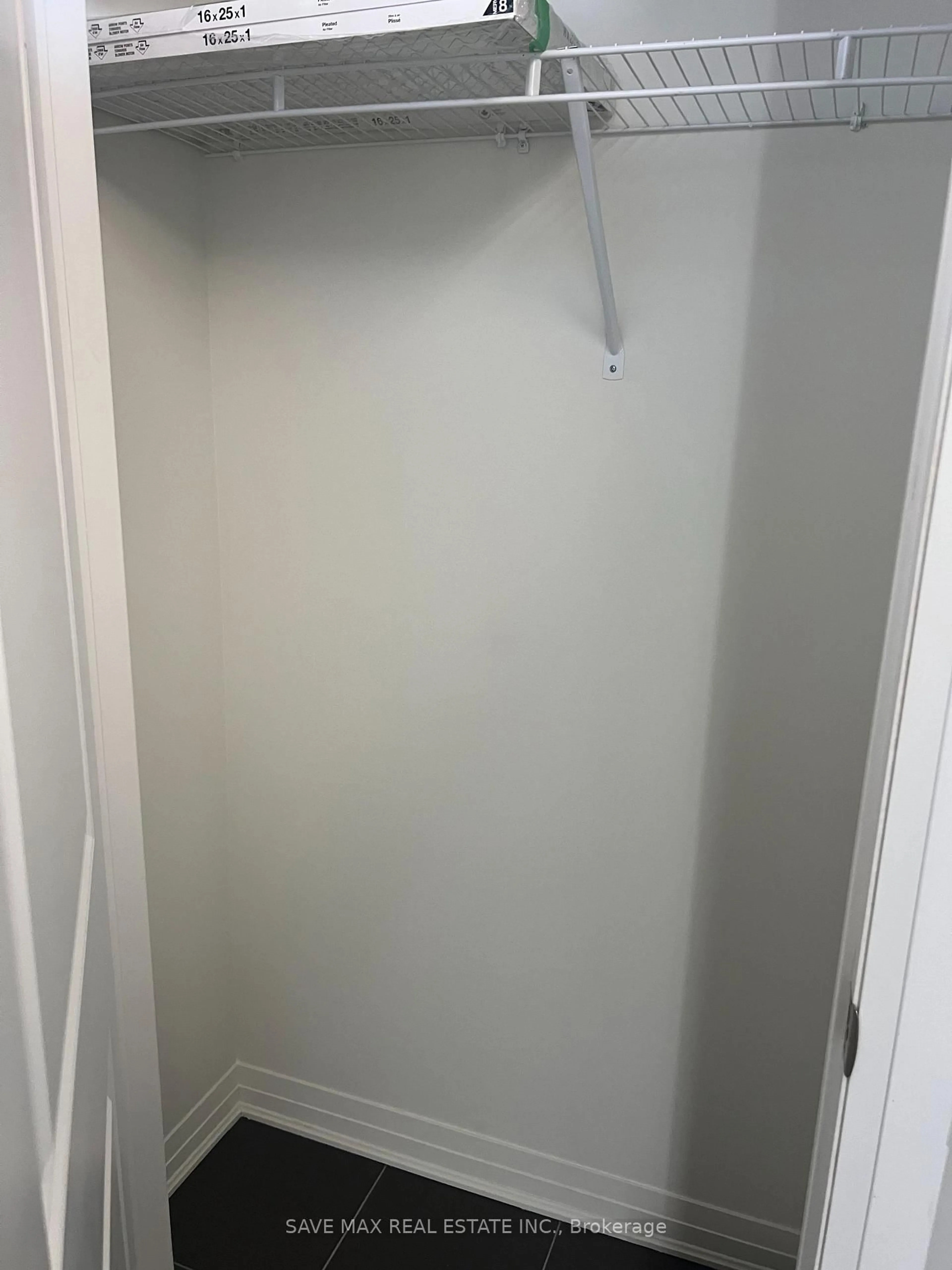 A pic of a room for 4194 Cherry Heights Blvd, Lincoln Ontario L3J 0R3
