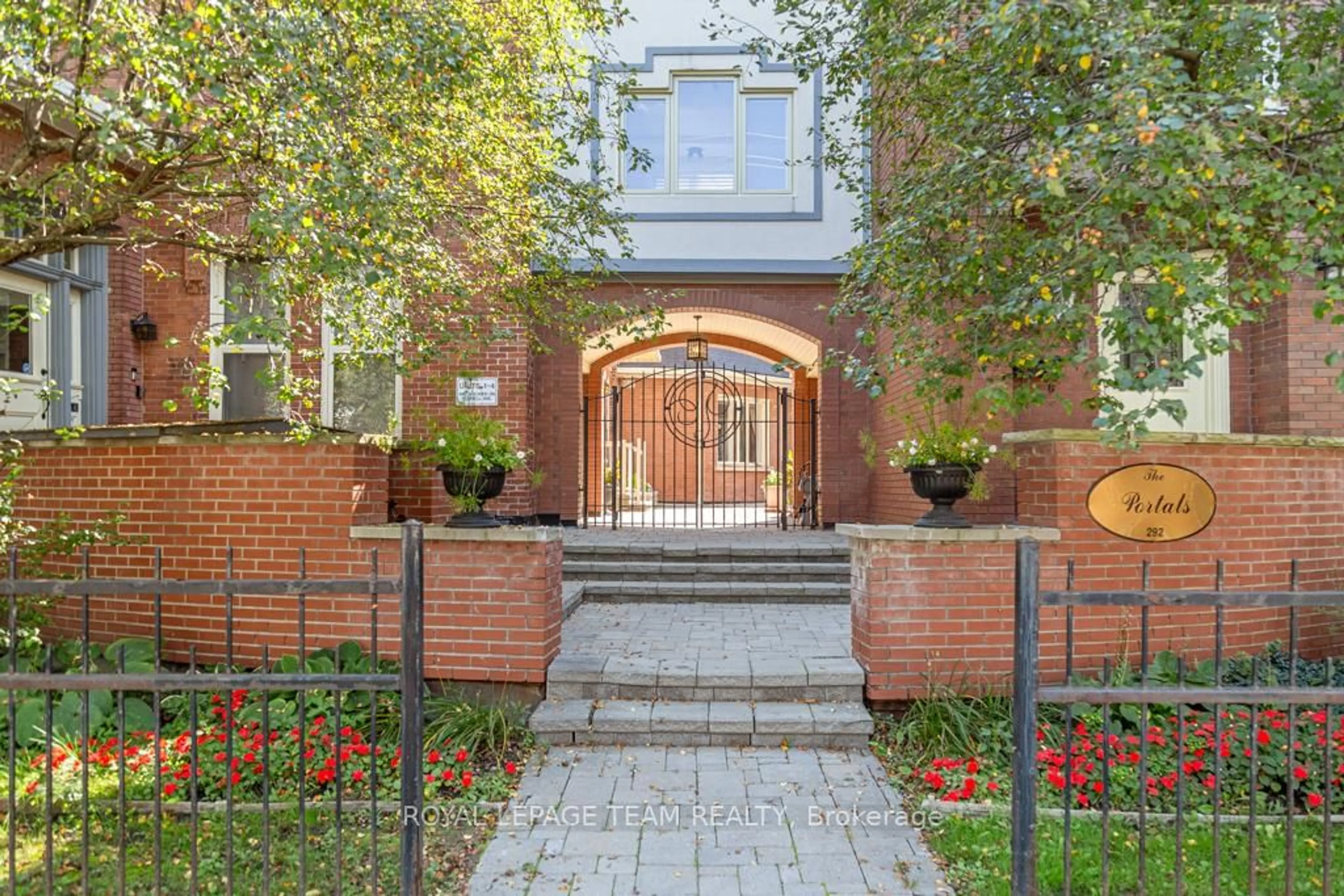 Home with brick exterior material, street for 292 Laurier Ave #9, Ottawa Ontario K1N 6P5
