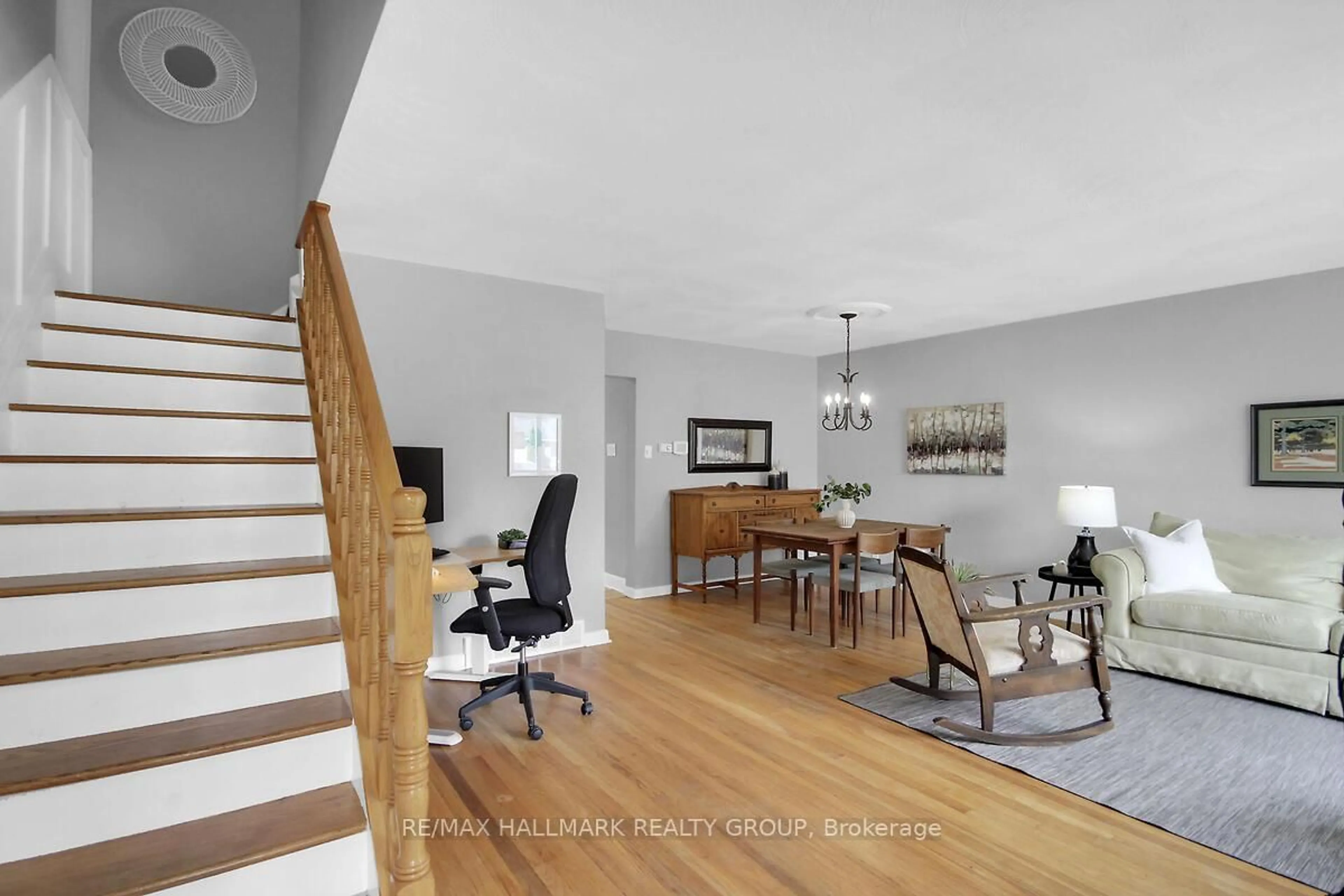 Unknown for 904 Pinewood Cres, Ottawa Ontario K2B 5Y4