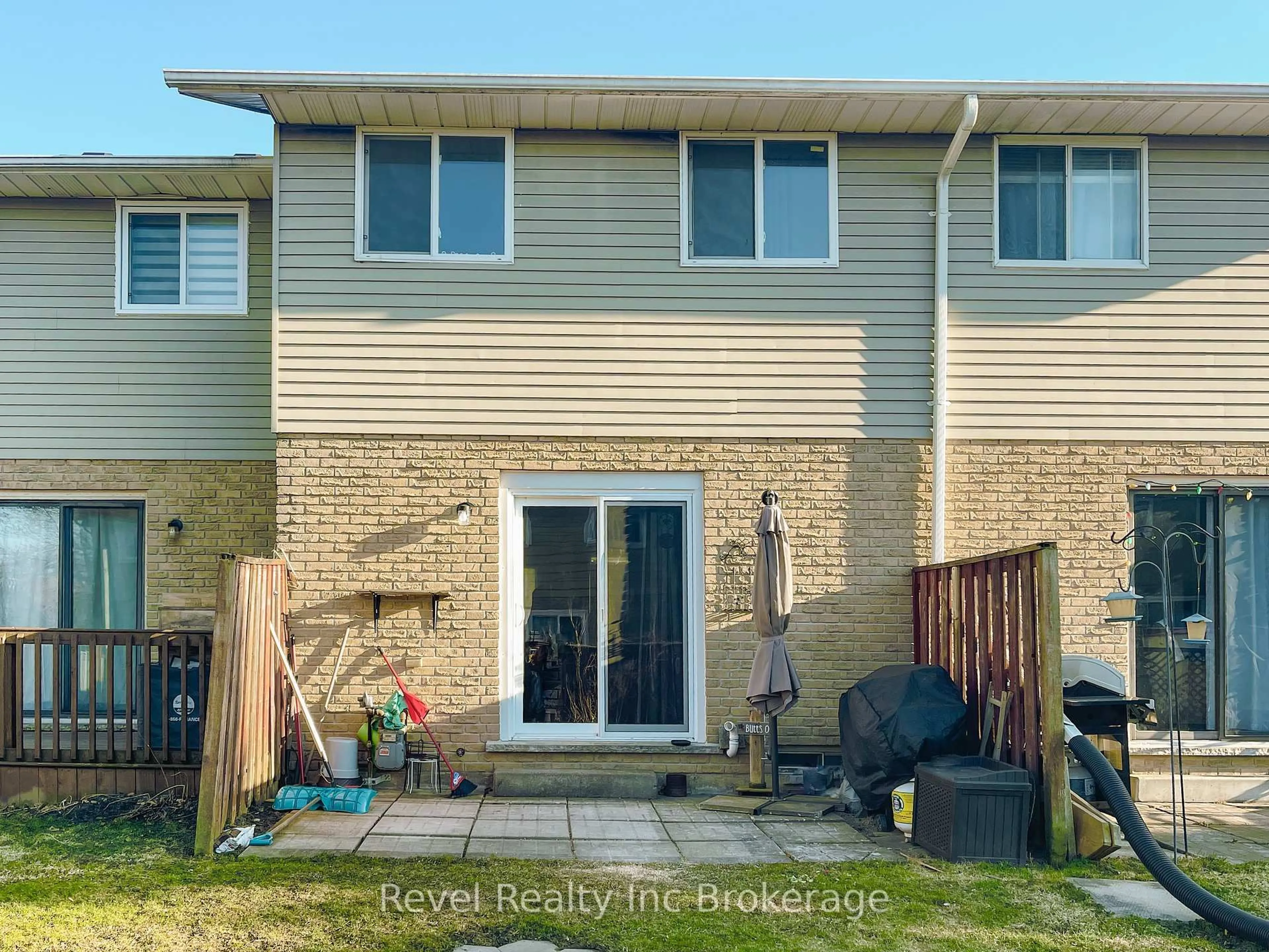 Home with vinyl exterior material, unknown for 1059 Nellis St #34, Woodstock Ontario N4S 8P2