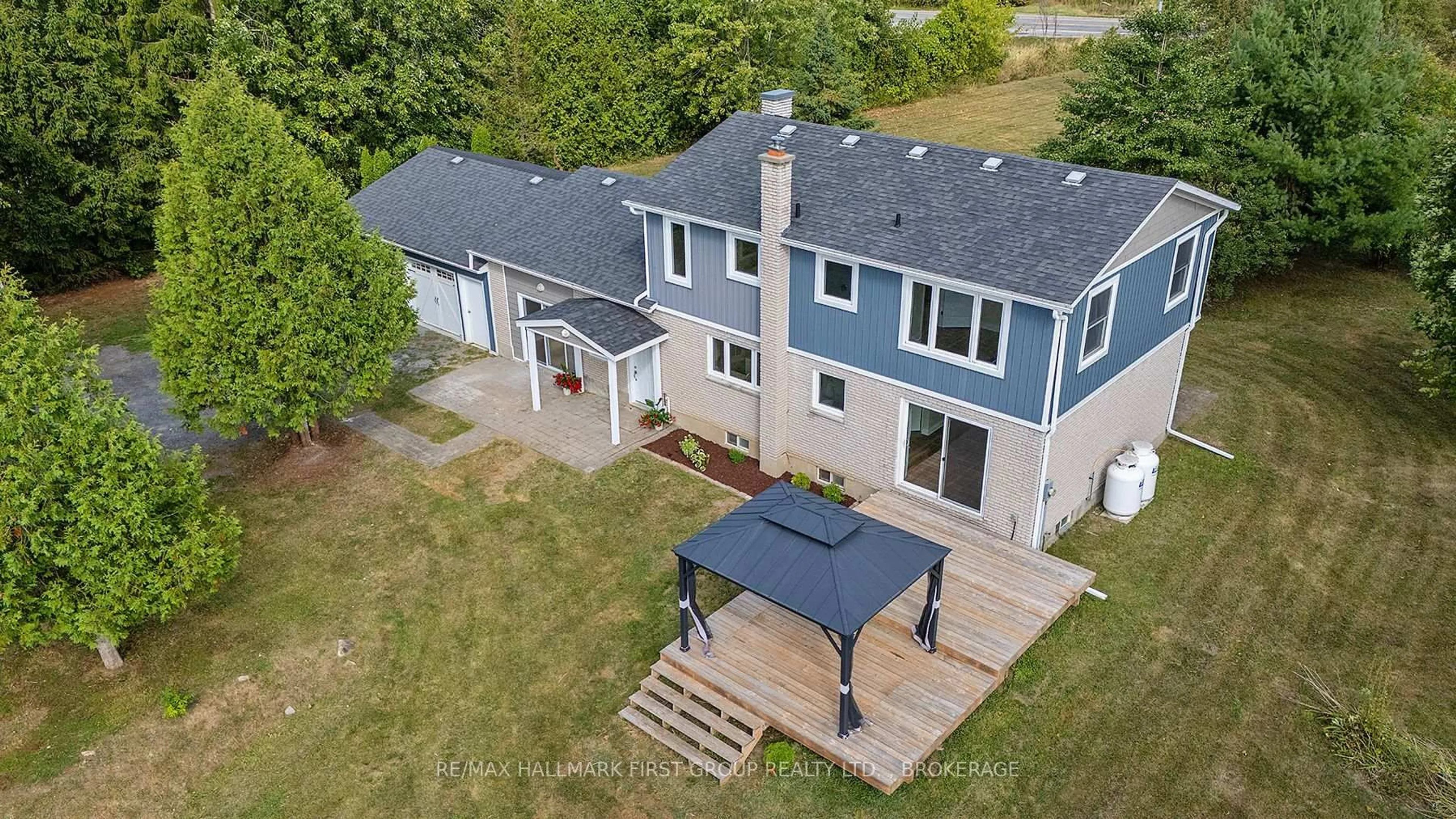 A pic from outside/outdoor area/front of a property/back of a property/a pic from drone, building for 1859 Turcotte Lane, Gananoque Ontario K7G 2V5