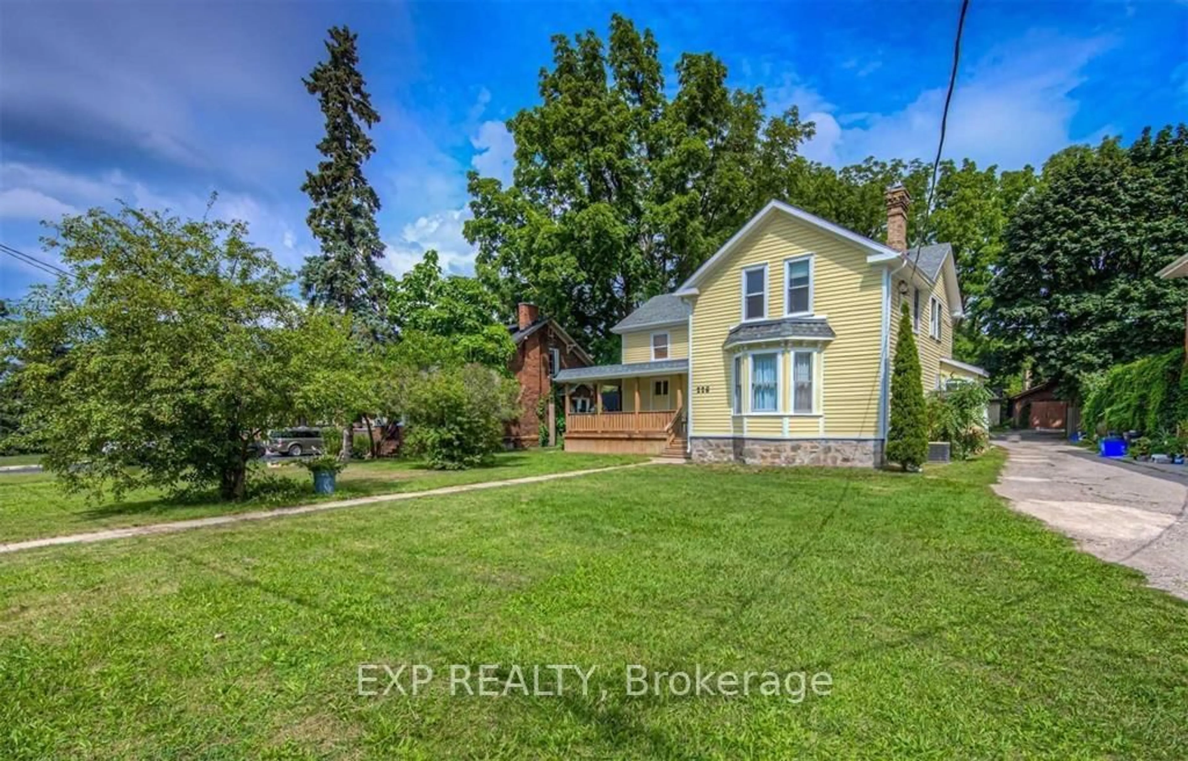 A pic from outside/outdoor area/front of a property/back of a property/a pic from drone, street for 228 Main St, Cambridge Ontario N1R 1W8