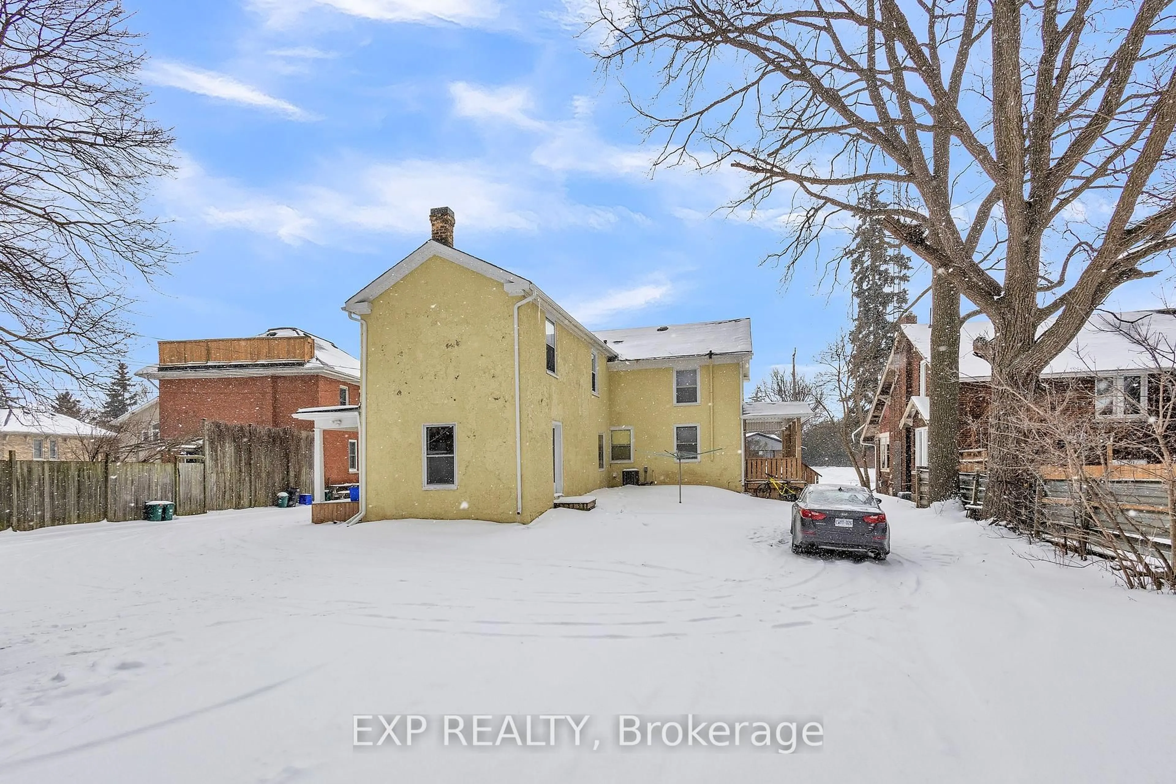 A pic from outside/outdoor area/front of a property/back of a property/a pic from drone, street for 228 Main St, Cambridge Ontario N1R 1W8