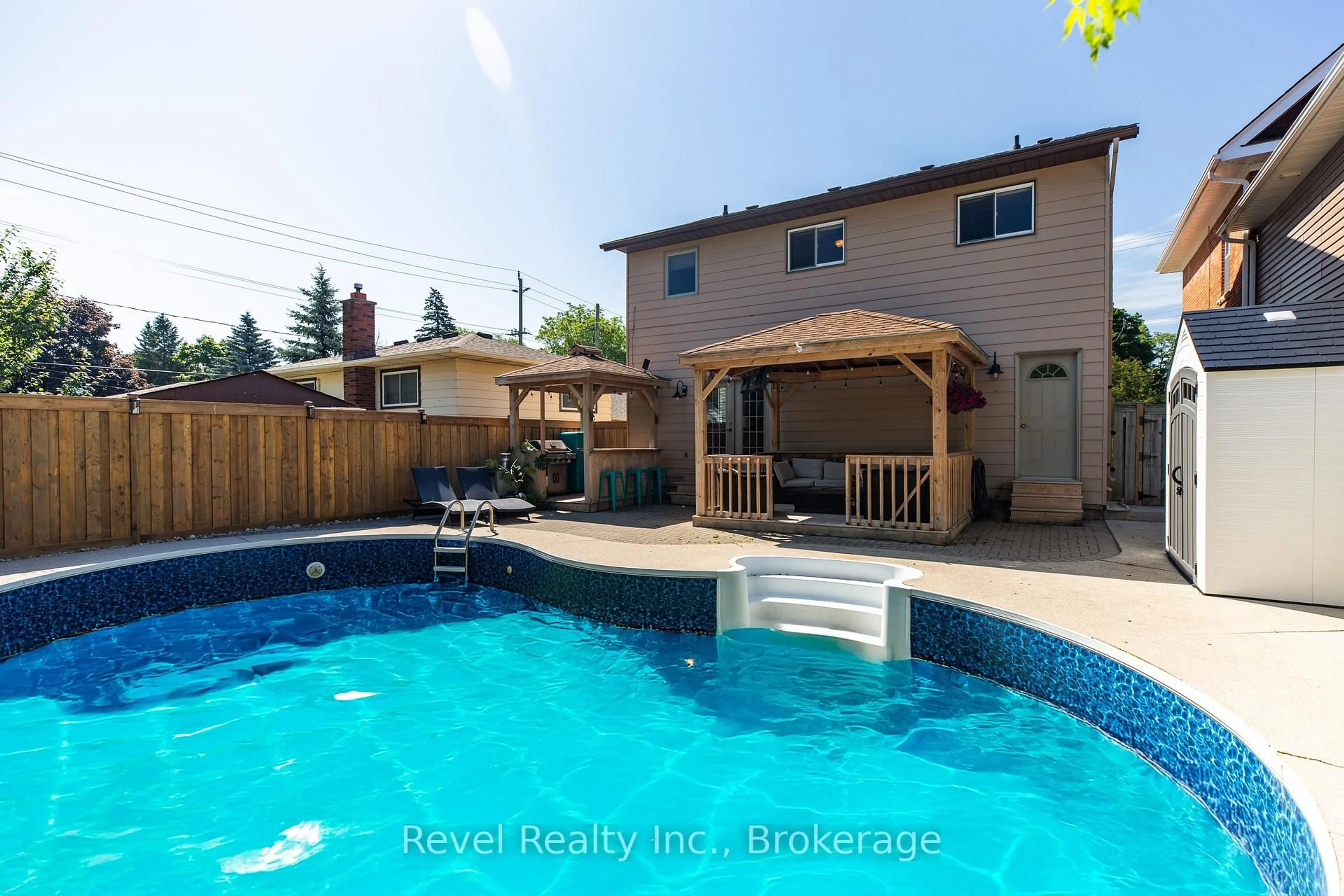 Pool for 786 8th St, Owen Sound Ontario N4K 1L9