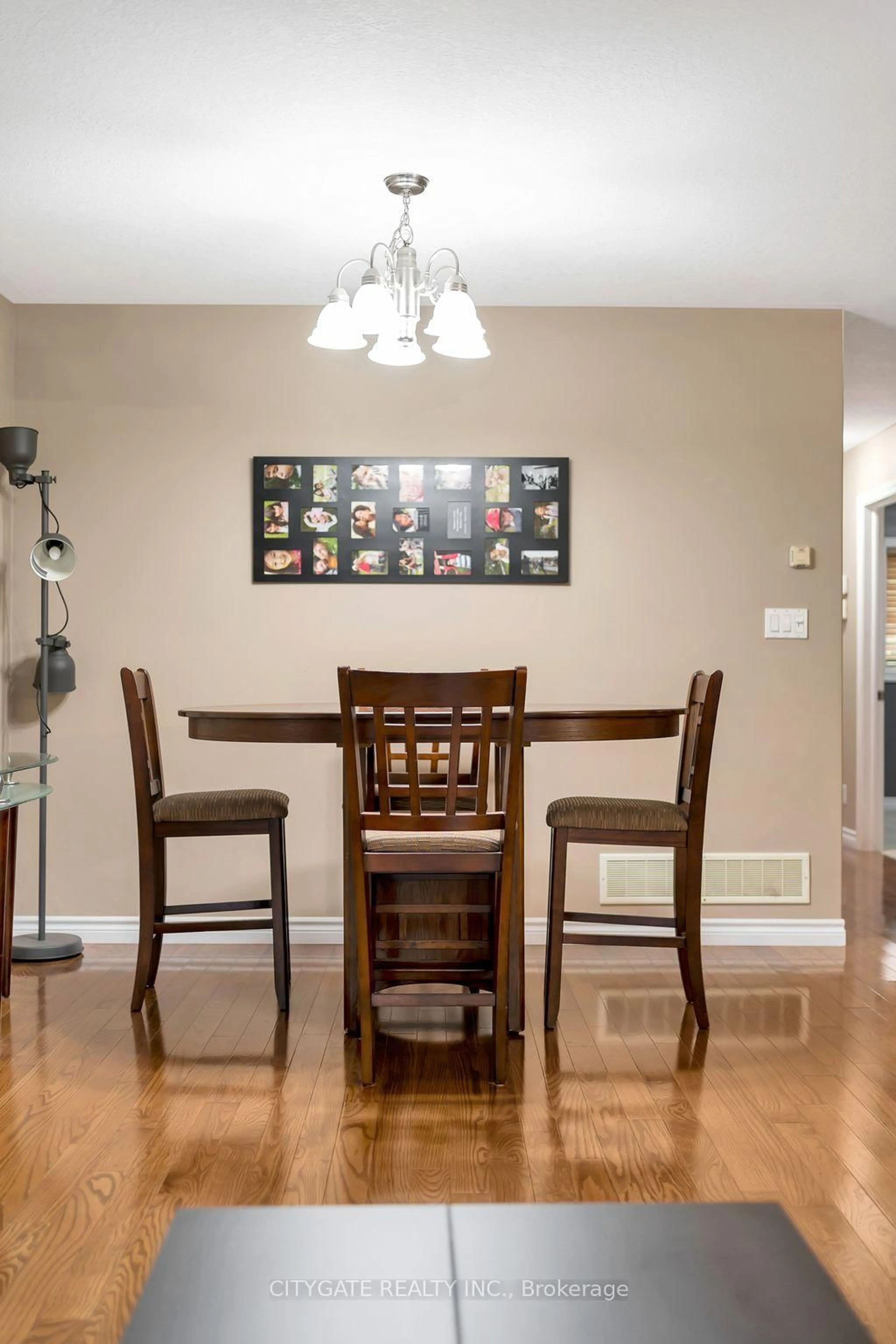 Dining room, wood/laminate floor for 43 Follwell Cres, Belleville Ontario K8N 5Z6