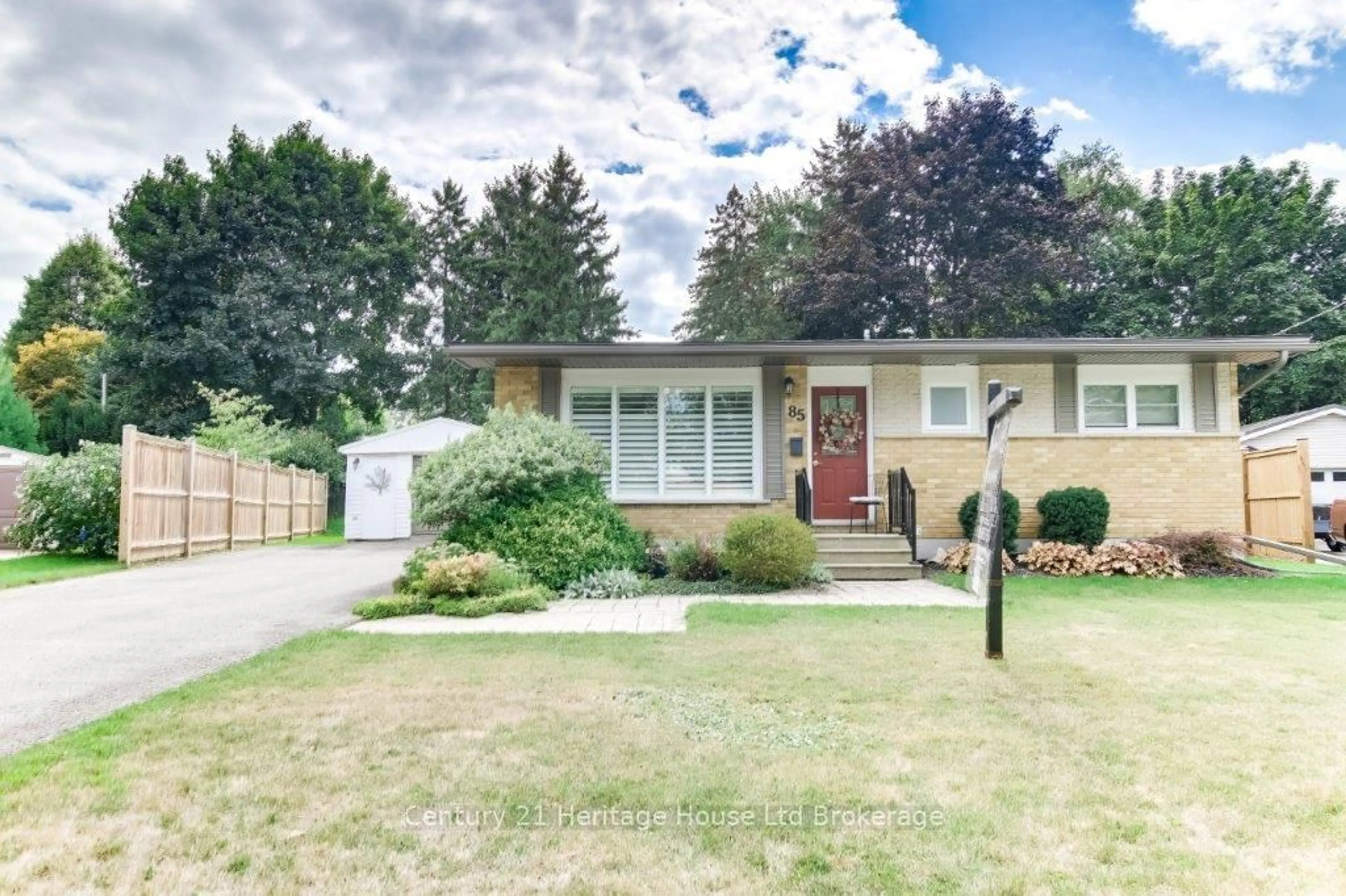 Home with vinyl exterior material, street for 85 North Park Cres, Woodstock Ontario N4S 7M1