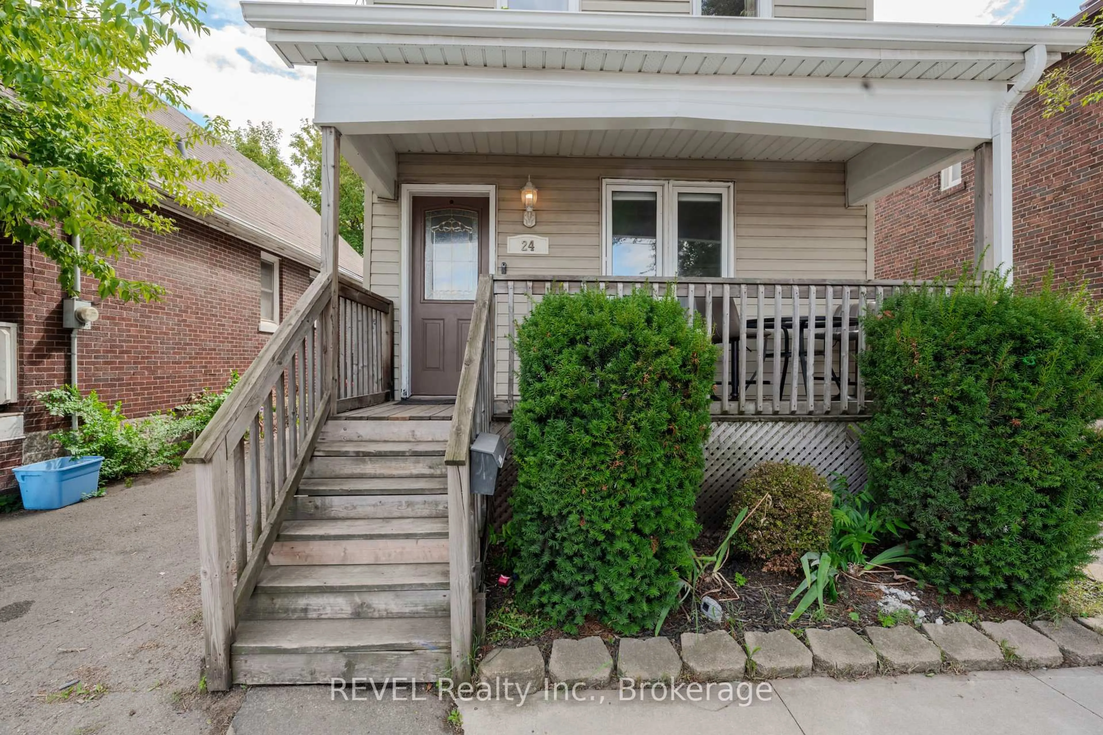 Unknown for 24 Imperial St, Hamilton Ontario L8L 4E3