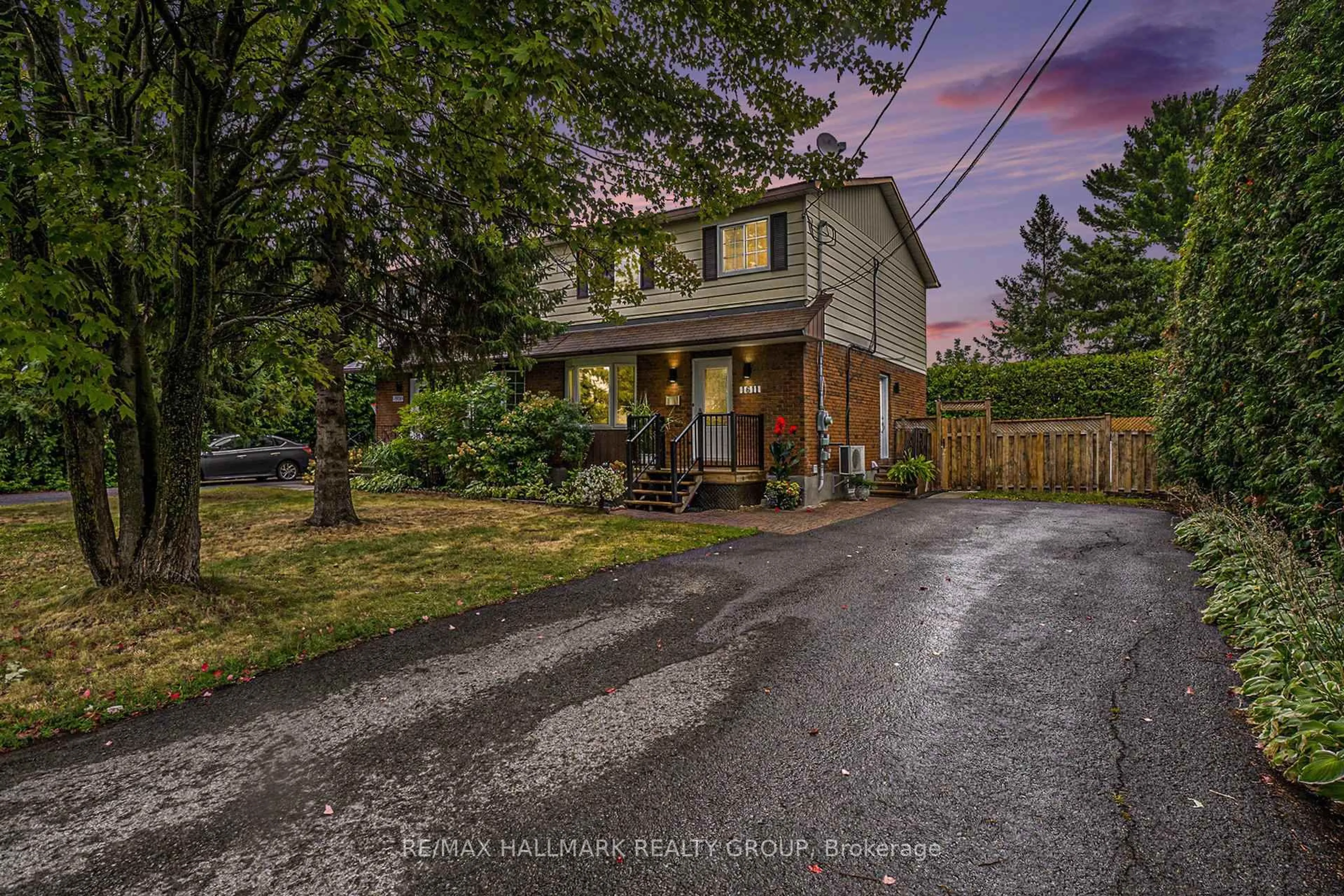 A pic from outside/outdoor area/front of a property/back of a property/a pic from drone, street for 1611 Belcourt Blvd, Orleans Ontario K1C 1M3