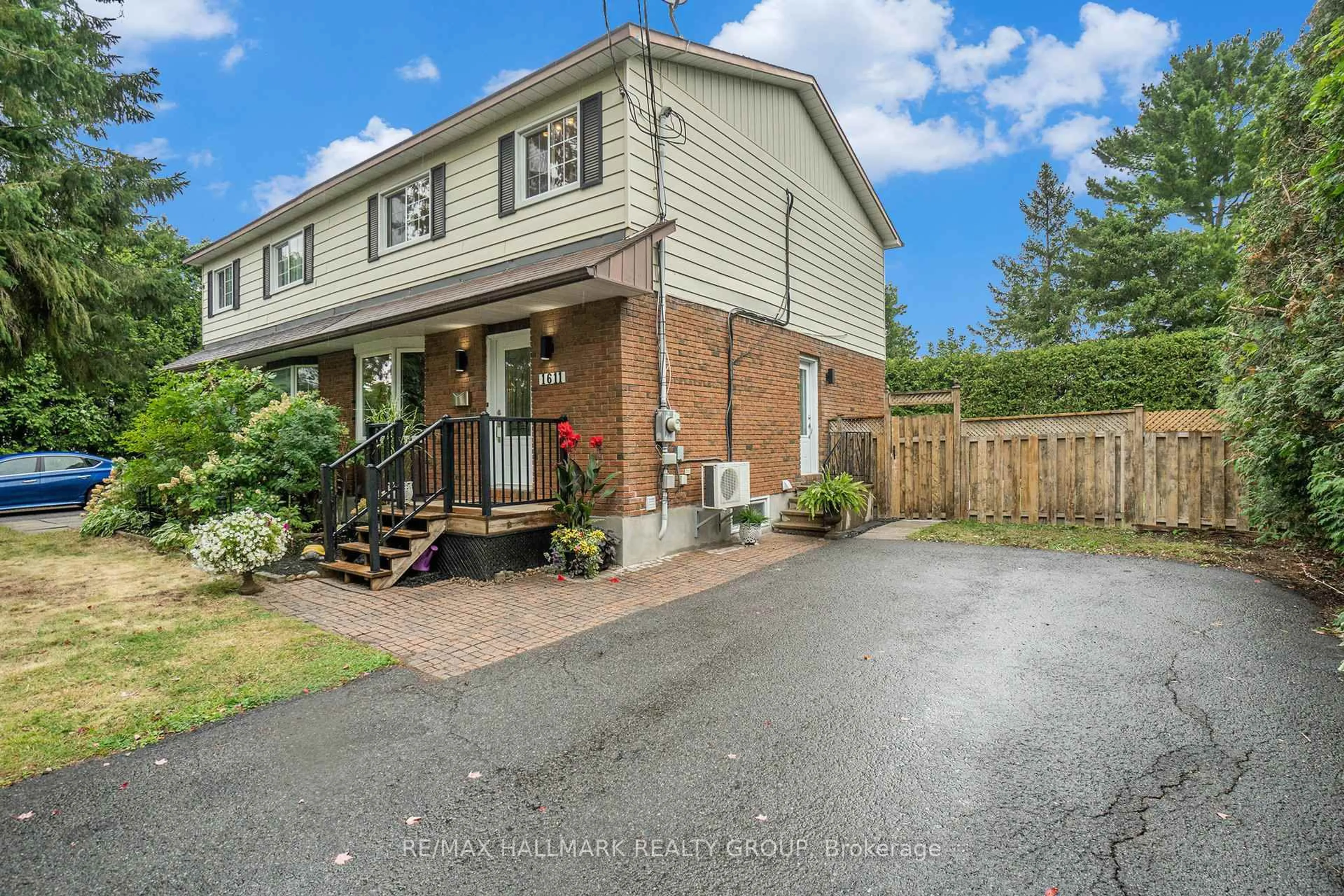 A pic from outside/outdoor area/front of a property/back of a property/a pic from drone, street for 1611 Belcourt Blvd, Orleans Ontario K1C 1M3