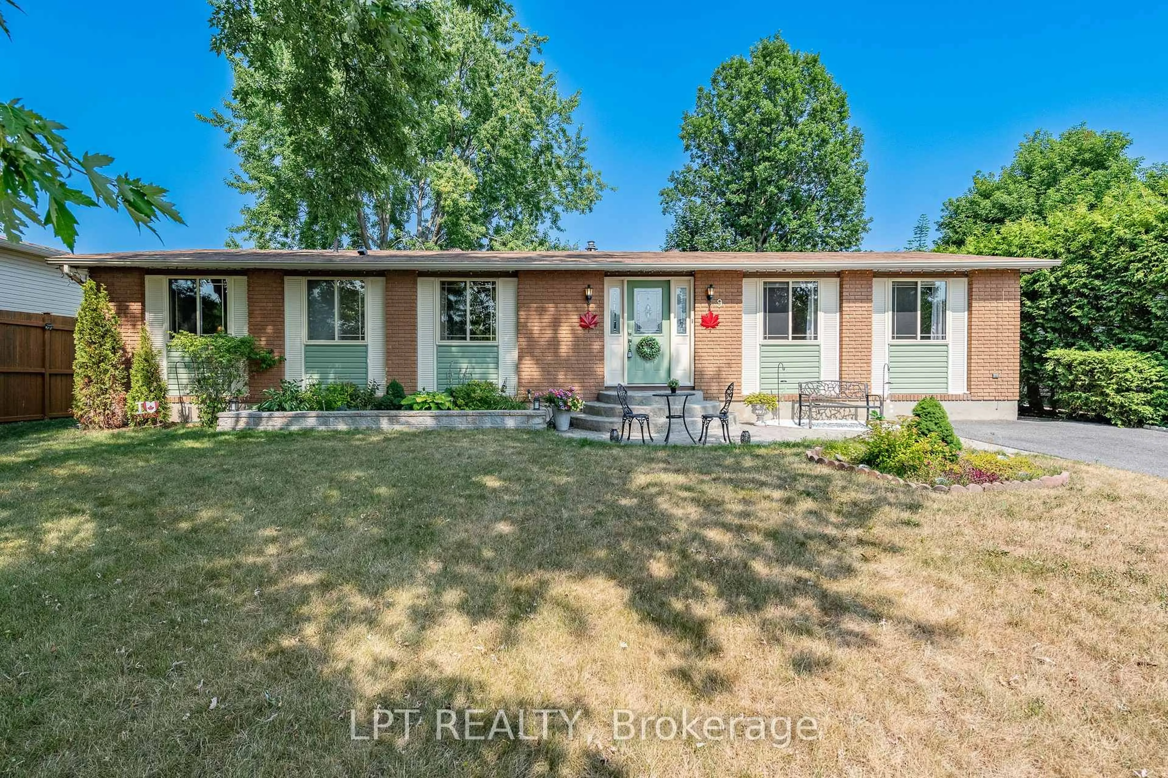 A pic from outside/outdoor area/front of a property/back of a property/a pic from drone, street for 9 Dallaire Cres, Richmond Ontario K0A 2Z0
