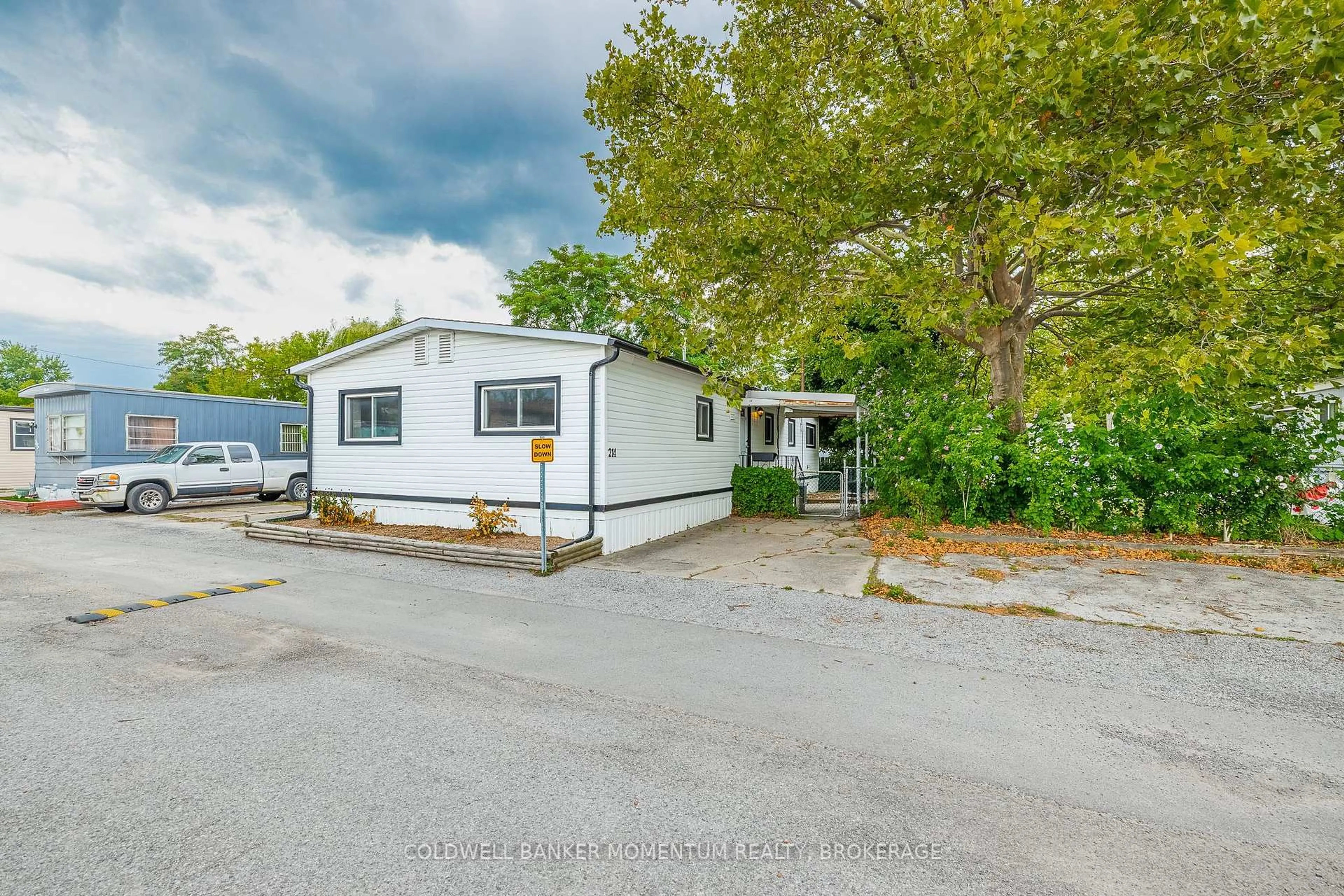A pic from outside/outdoor area/front of a property/back of a property/a pic from drone, street for 241 St. Paul St #214, St. Catharines Ontario L2S 2E5