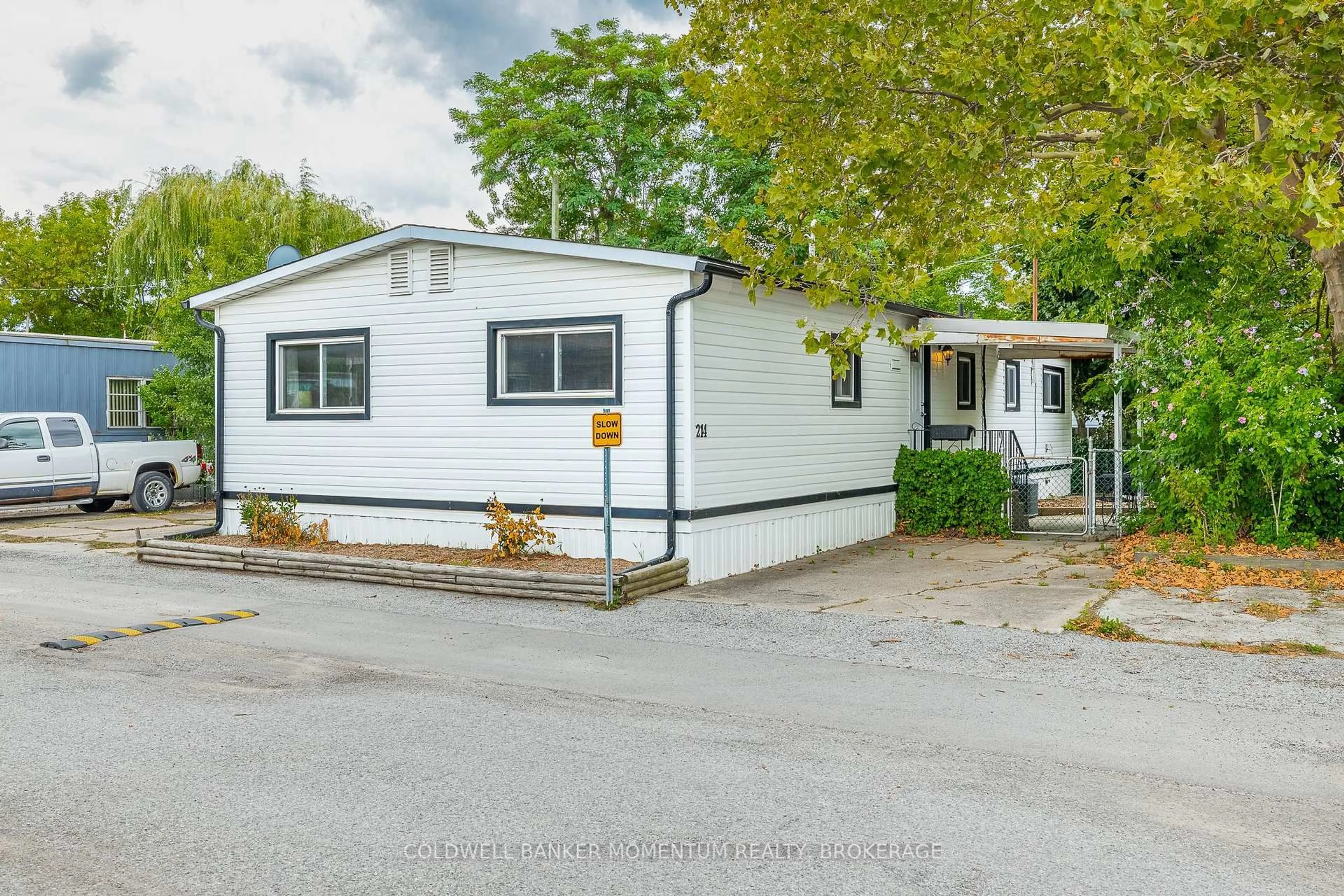 Home with vinyl exterior material, street for 241 St. Paul St #214, St. Catharines Ontario L2S 2E5