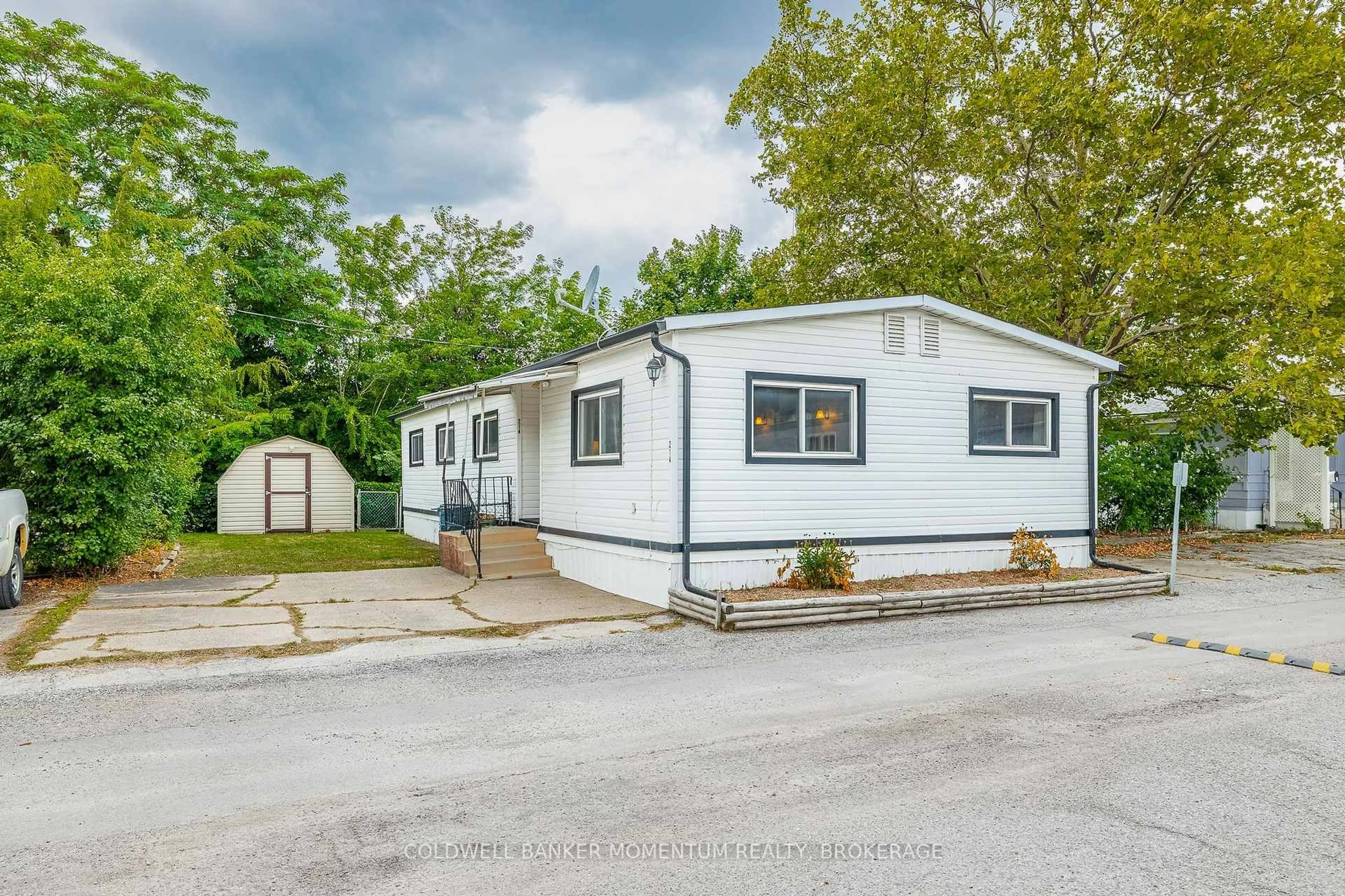 Home with vinyl exterior material, street for 241 St. Paul St #214, St. Catharines Ontario L2S 2E5