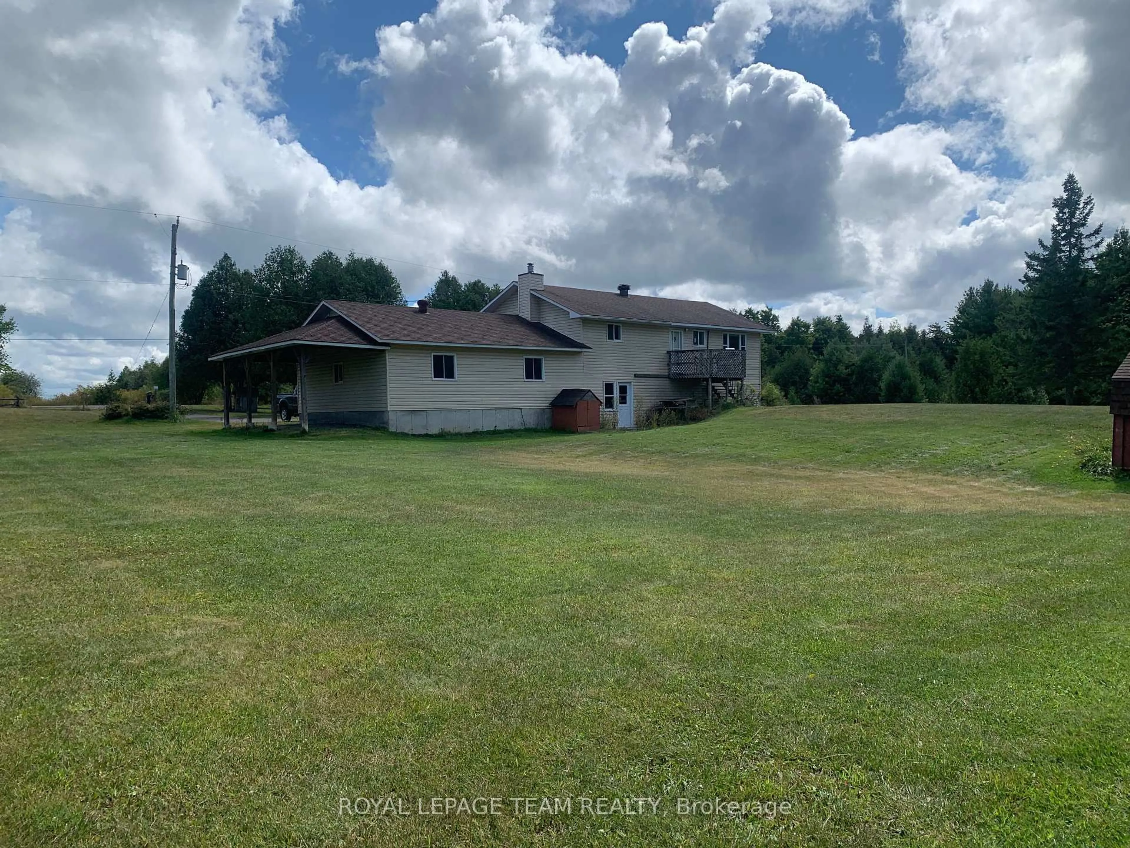 A pic from outside/outdoor area/front of a property/back of a property/a pic from drone, unknown for 227 Ireland Rd, Merrickville-Wolford Ontario K0G 1G0