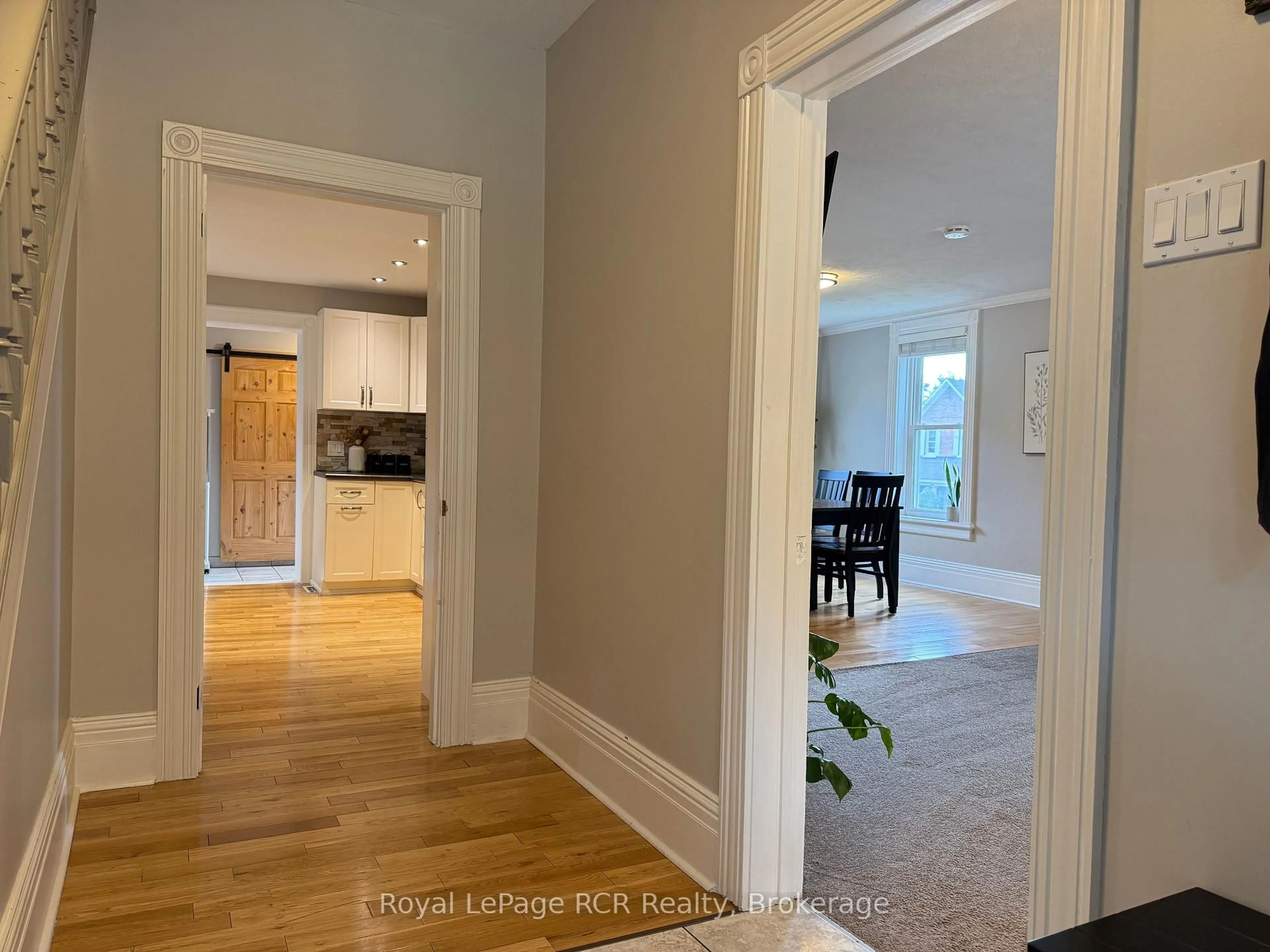 Indoor entryway for 312 18th St, Owen Sound Ontario N4K 4C1