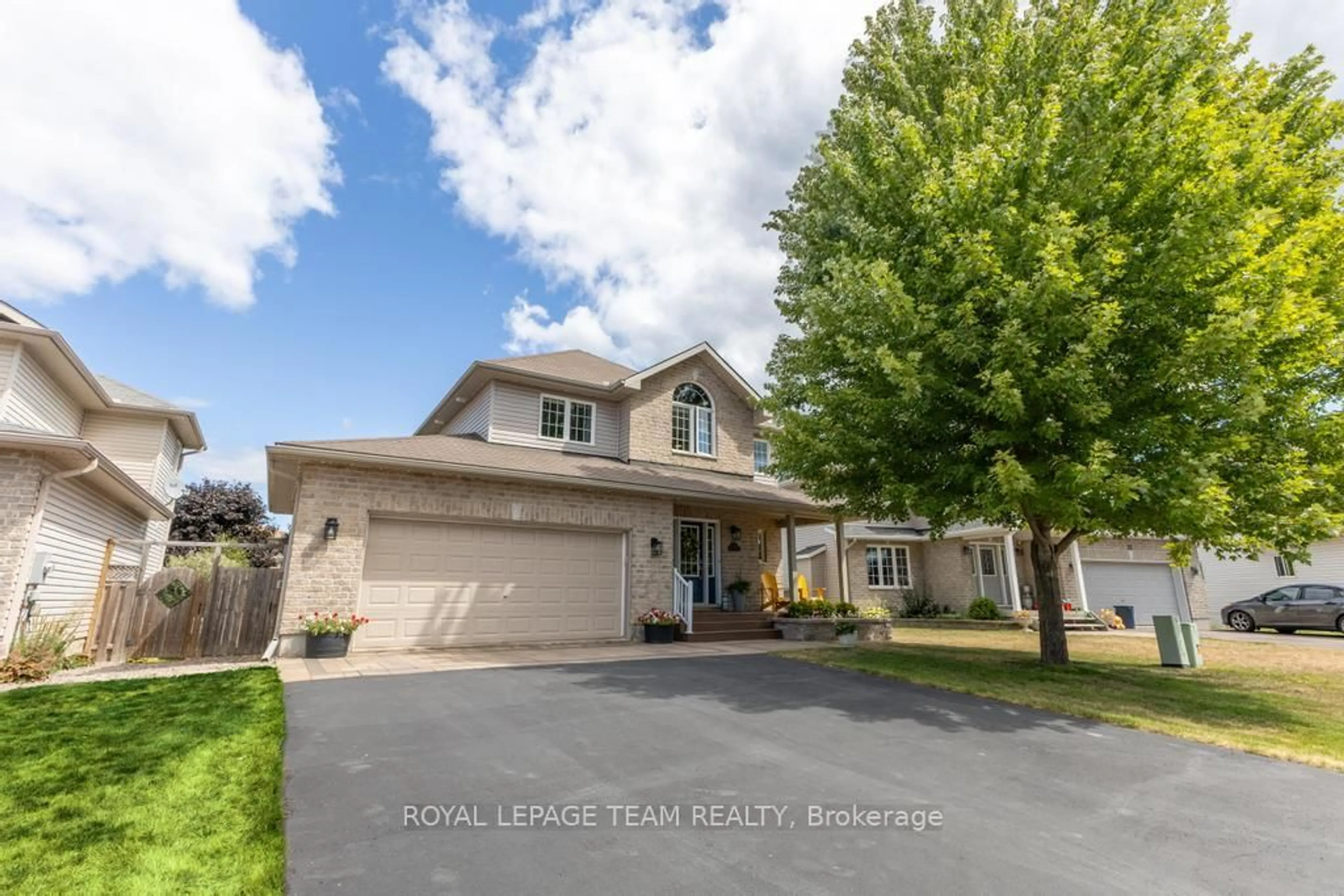A pic from outside/outdoor area/front of a property/back of a property/a pic from drone, street for 29 Carter Cres, Arnprior Ontario K7S 0C4