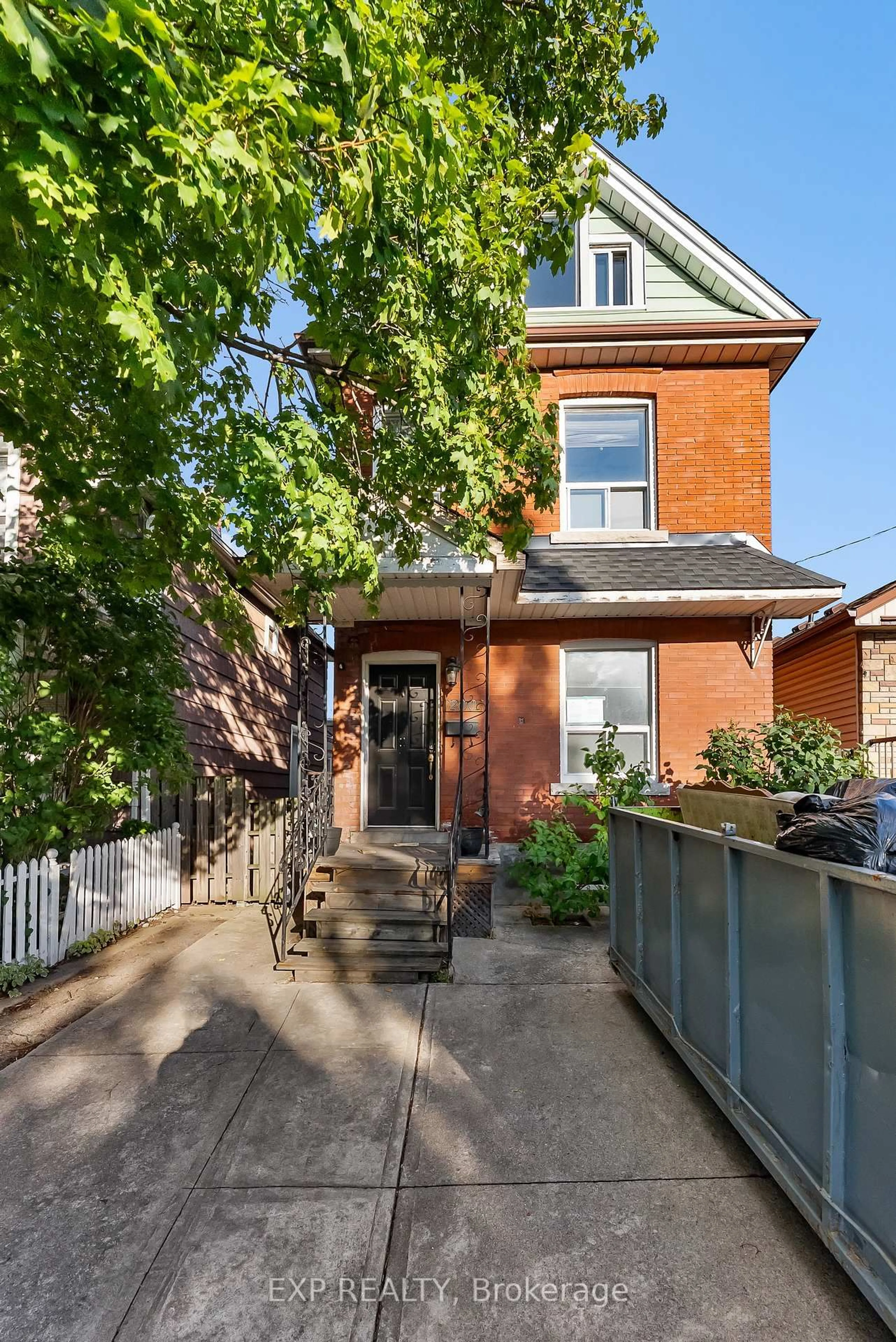 Home with brick exterior material, street for 200 Kensington Ave, Hamilton Ontario L8L 7N7