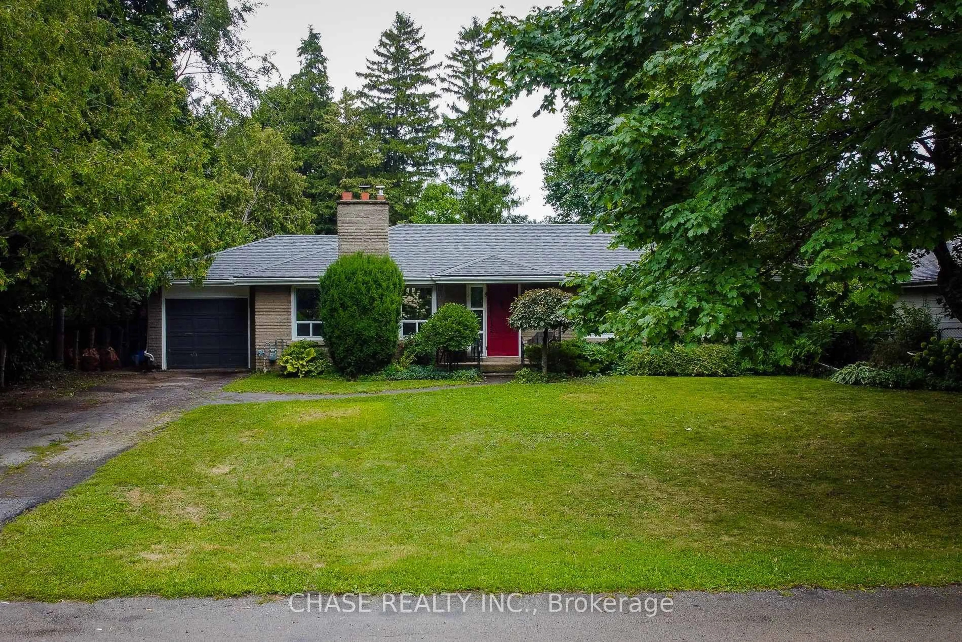 A pic from outside/outdoor area/front of a property/back of a property/a pic from drone, street for 371 Robina Rd, Hamilton Ontario L9G 2L9