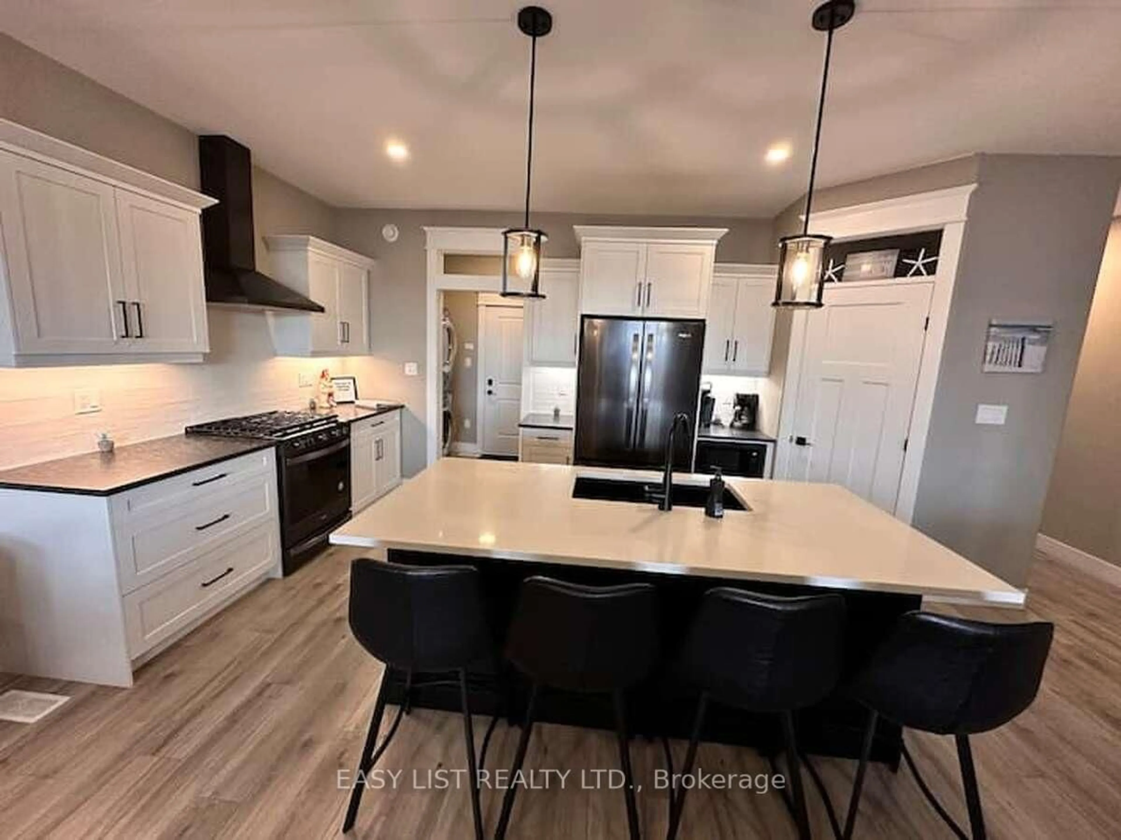 Open concept kitchen, unknown for 2 Creek Side Pl, Lambton Shores Ontario N0M 1T0
