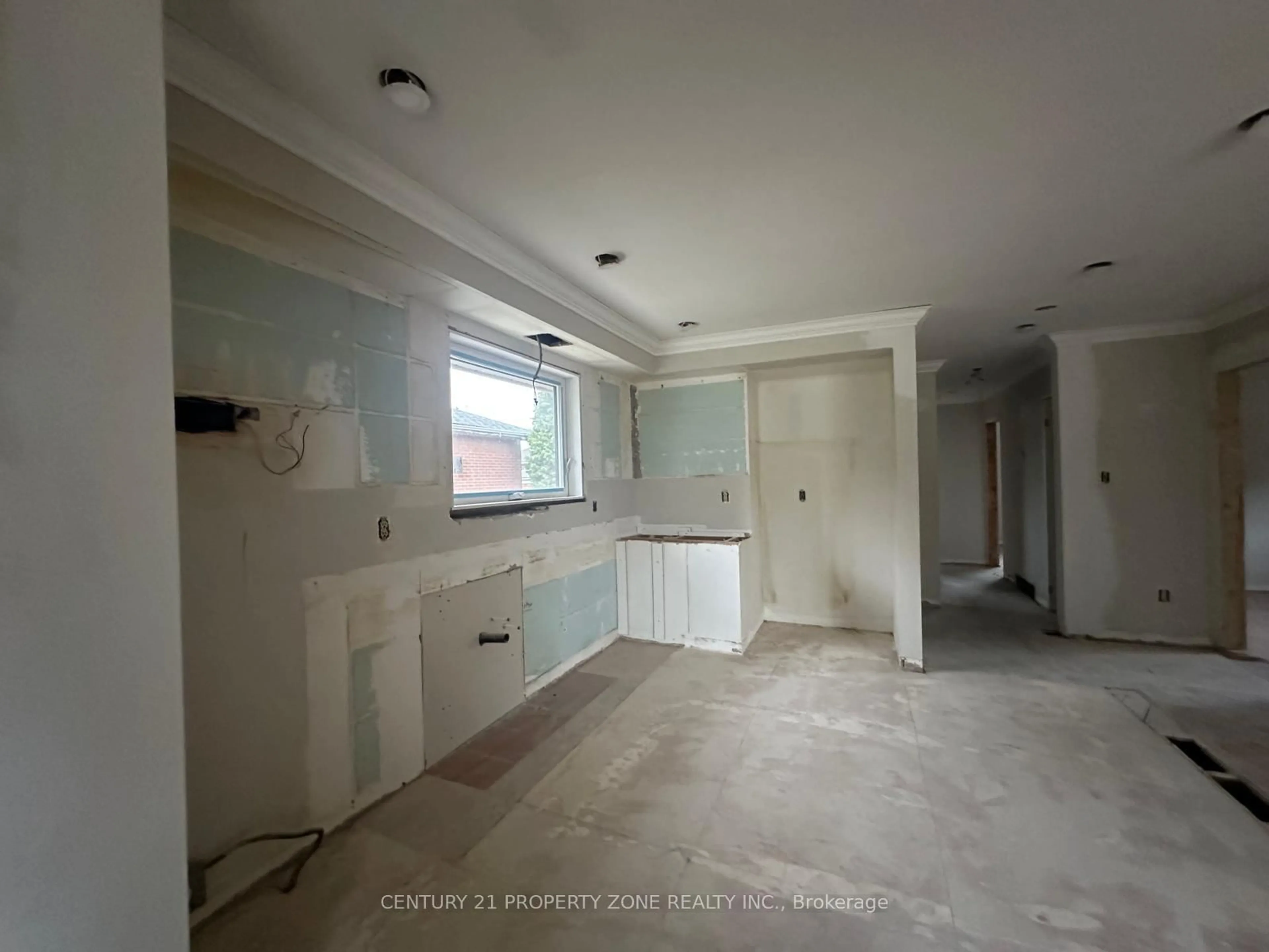 A pic of a room for 237 Fernwood Cres, Hamilton Ontario L8T 3L7