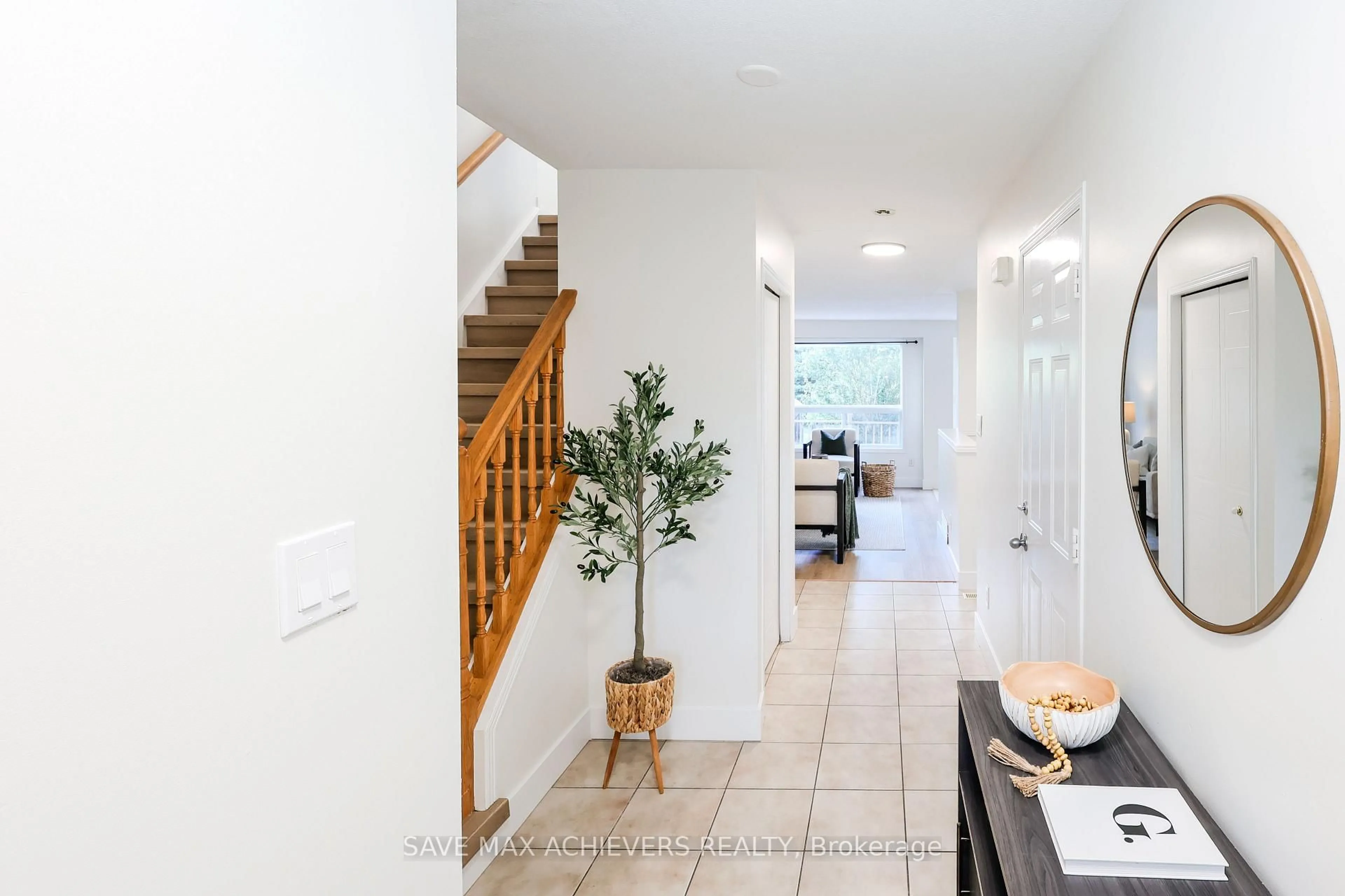 Indoor entryway for 1565 Beaverbrook Ave, London North Ontario N6H 5V3