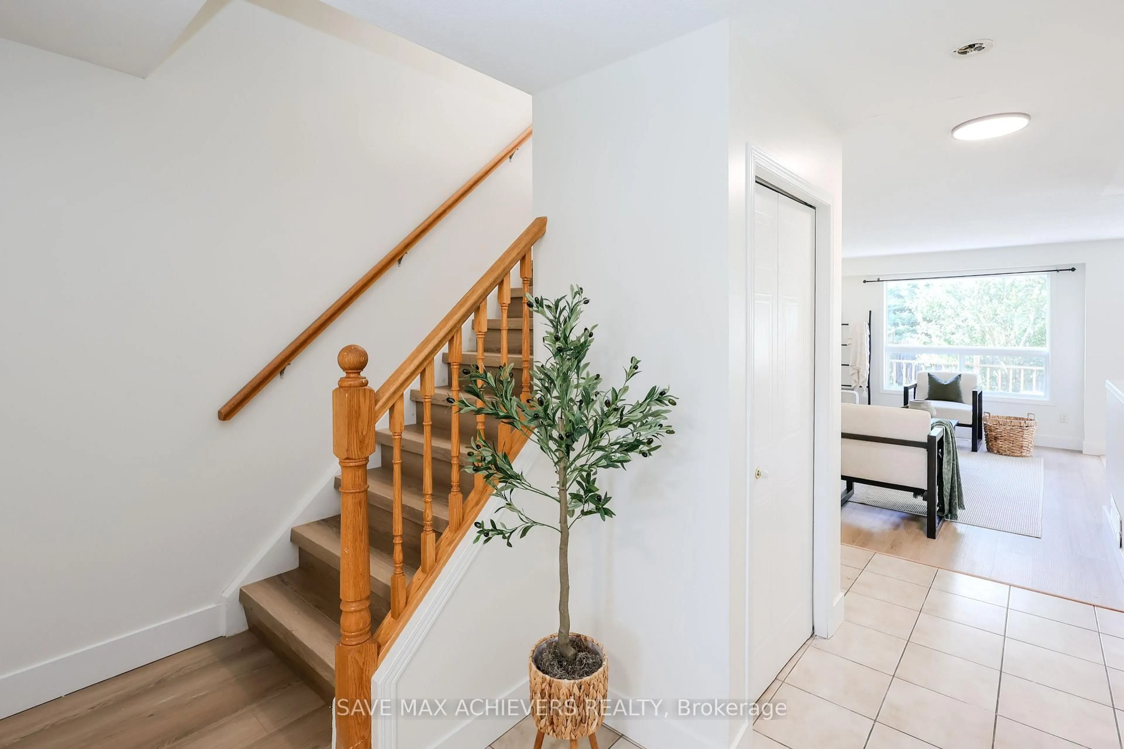Unknown for 1565 Beaverbrook Ave, London North Ontario N6H 5V3