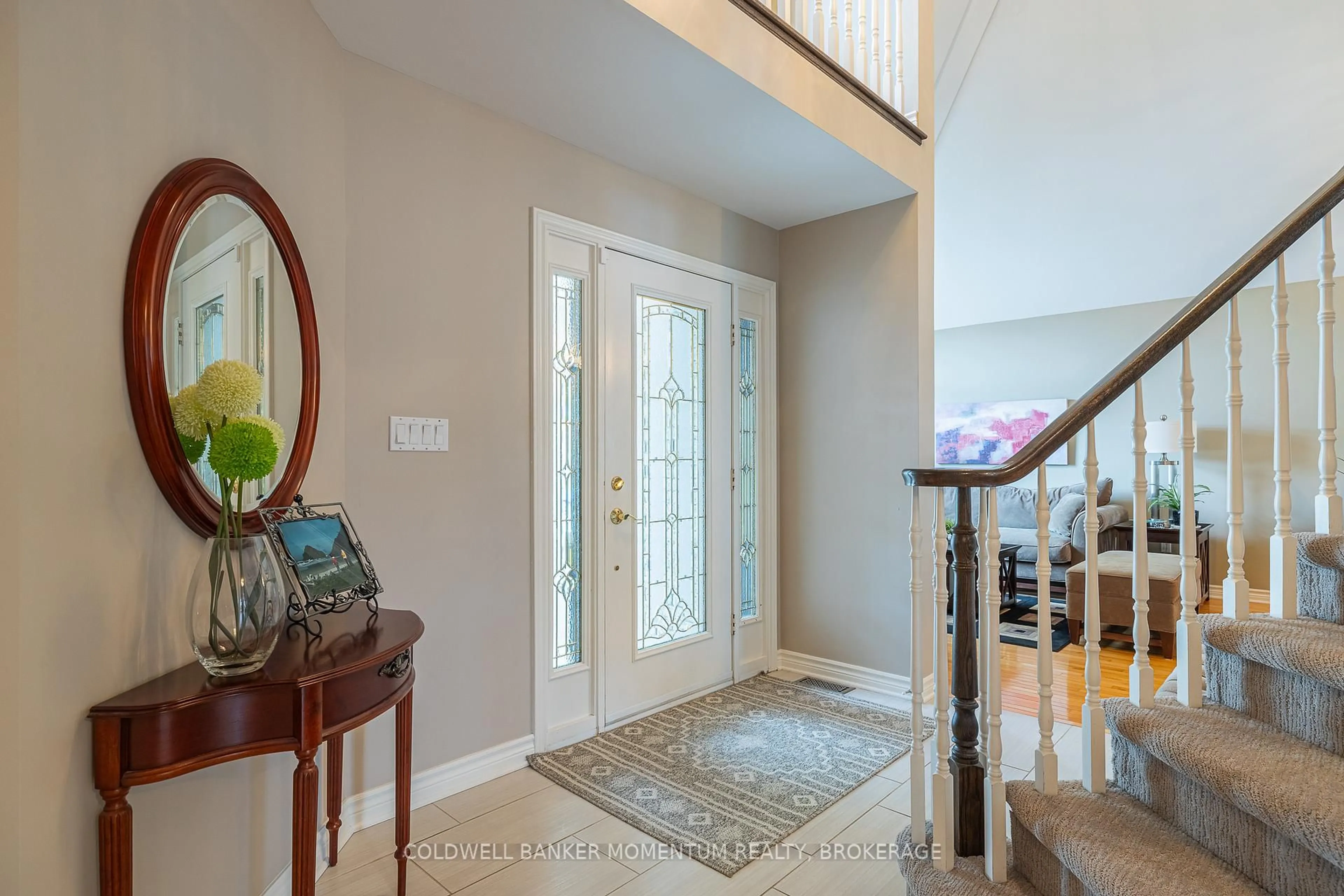 Indoor entryway for 13 WILLOW Crt, Thorold Ontario L2V 4Z8