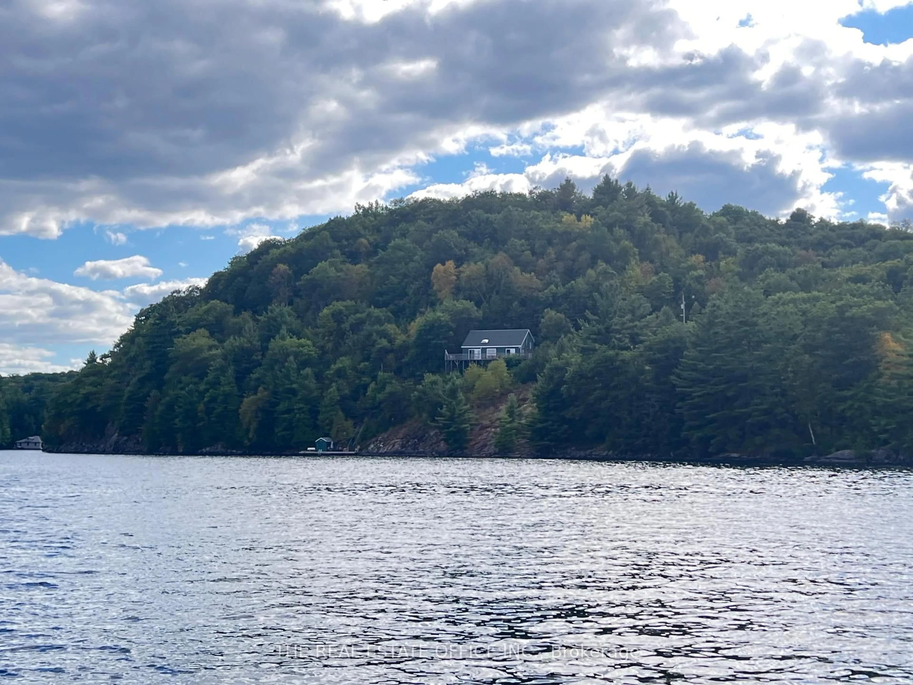 Blurry image for 12 Island M, Muskoka Lakes Ontario P0B 1M0