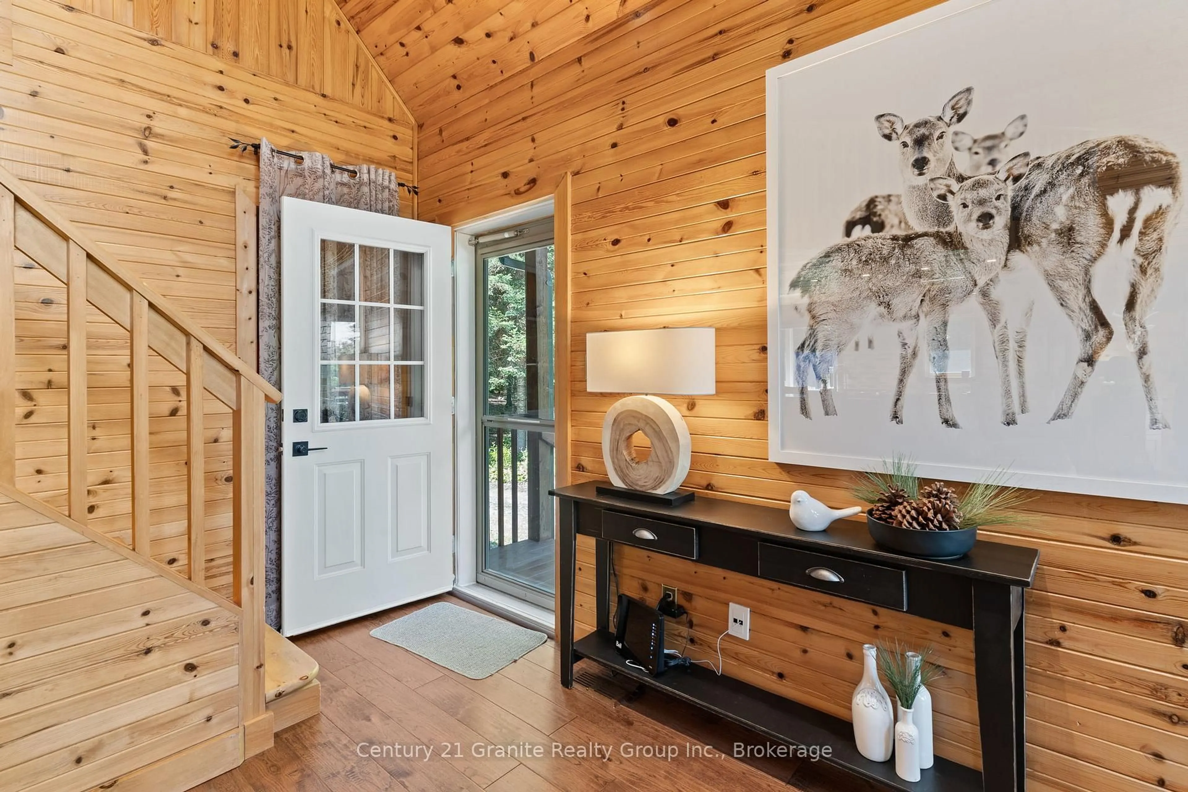 Indoor entryway for 1166 Carroll Rd, Dysart et al Ontario K0M 1S0