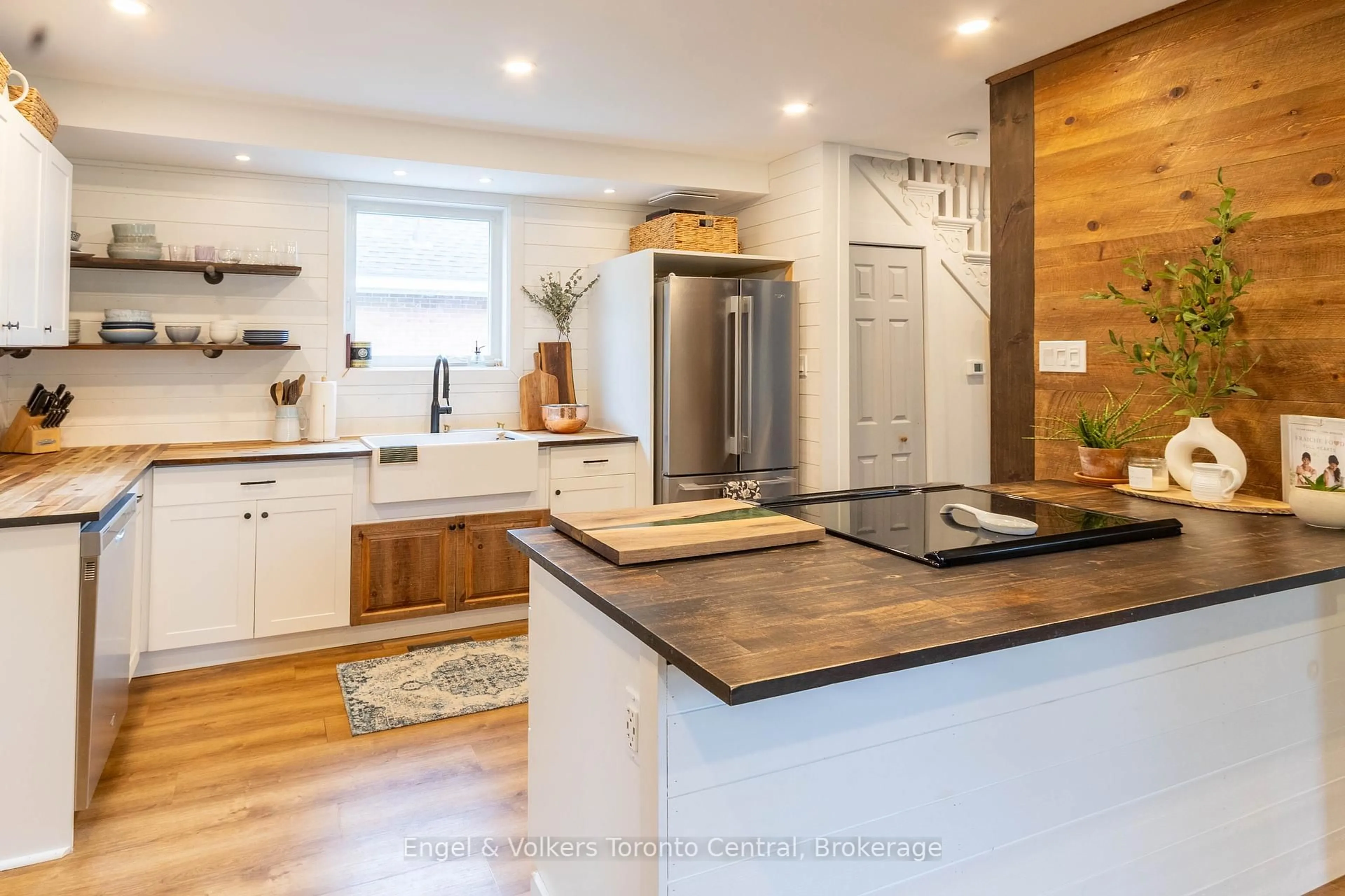 Open concept kitchen, unknown for 67 Ontario St, Bracebridge Ontario P1L 2A3