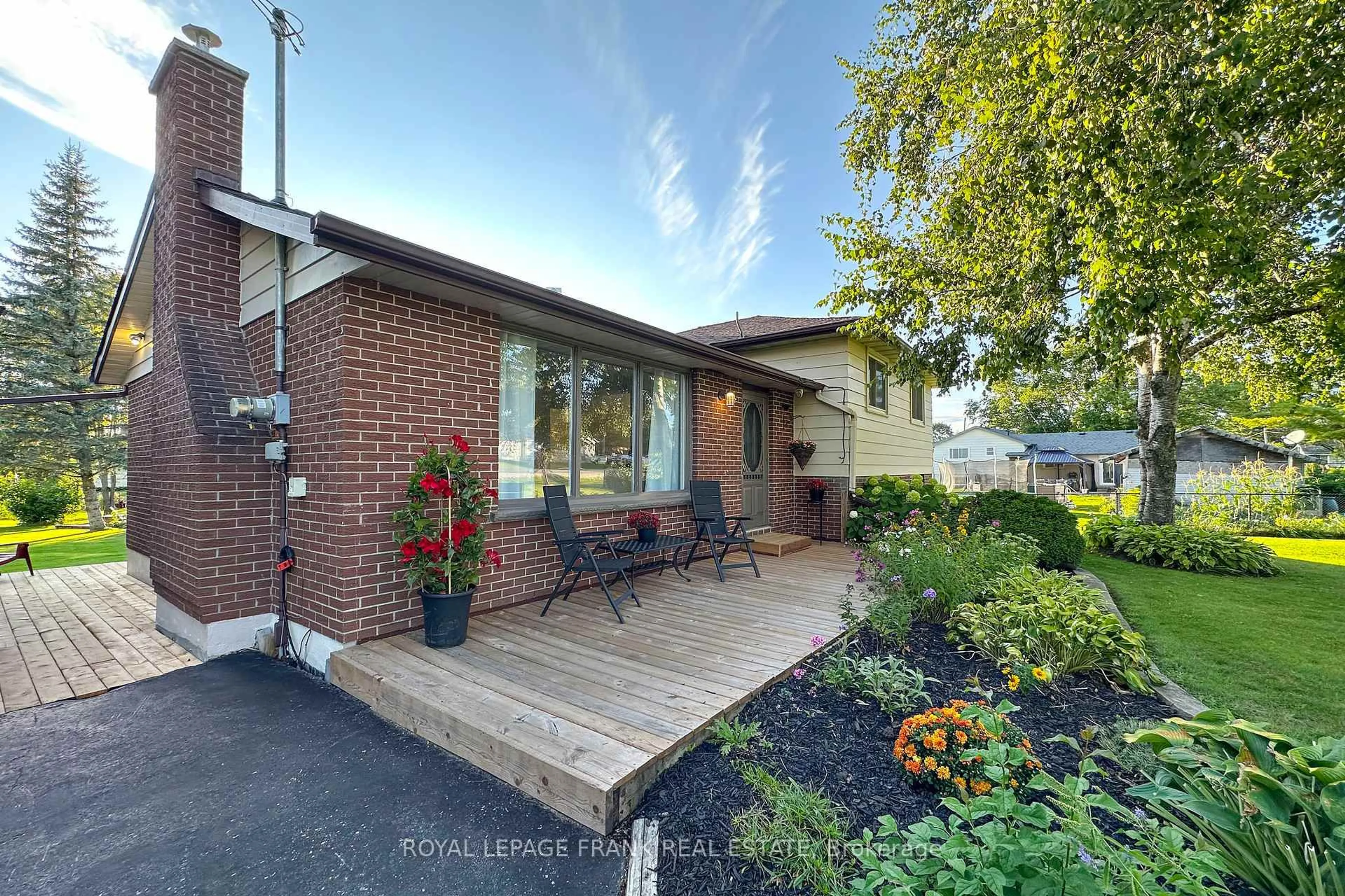 Home with brick exterior material, street for 4 Arbour Crt, Kawartha Lakes Ontario L0B 1K0