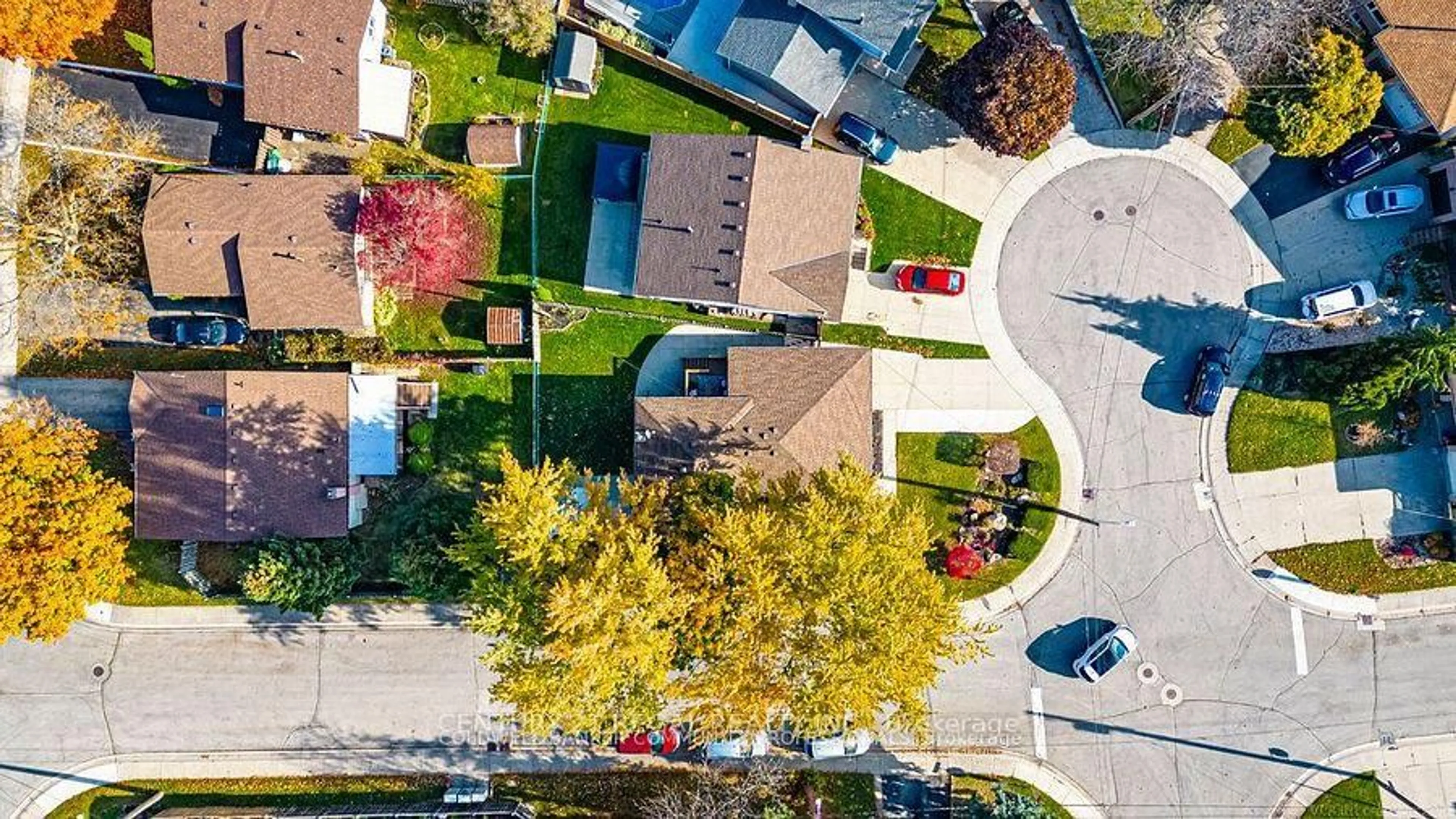 A pic from outside/outdoor area/front of a property/back of a property/a pic from drone, street for 3 Mentino Crt, Hamilton Ontario L8W 1Z5