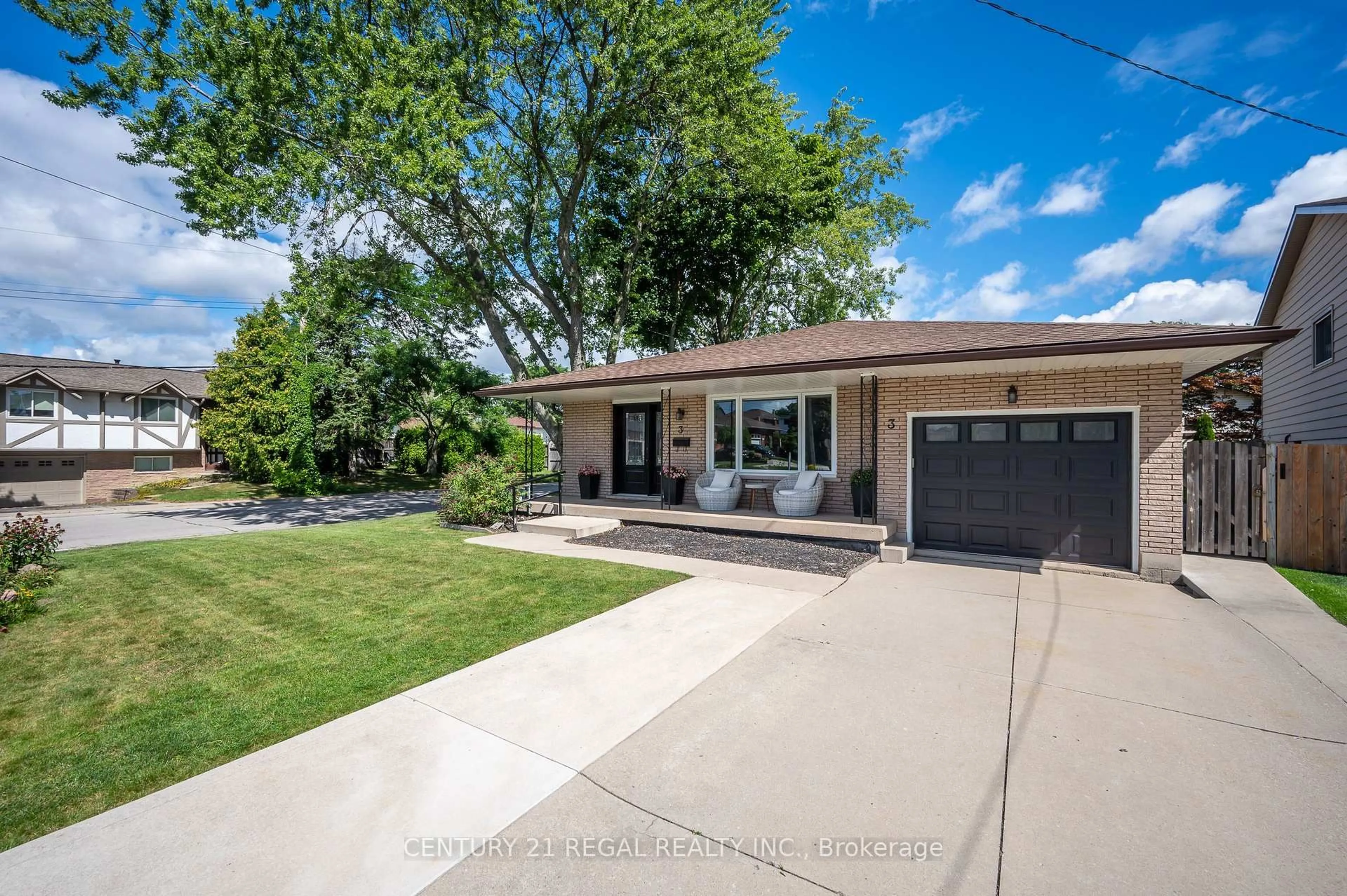 Unknown for 3 Mentino Crt, Hamilton Ontario L8W 1Z5