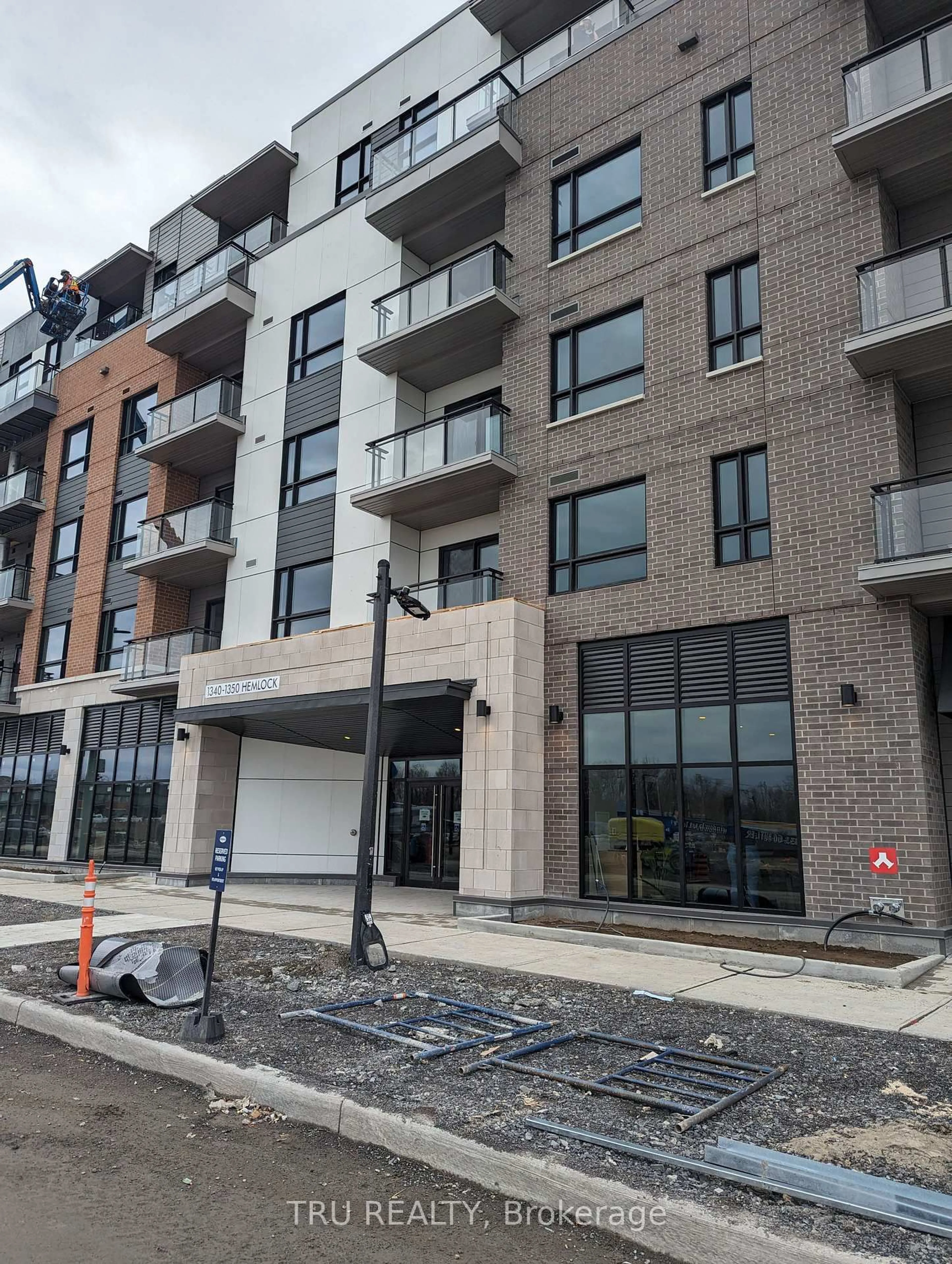 Unknown for 1350 HEMLOCK Rd #417, Ottawa Ontario K1K 5C2