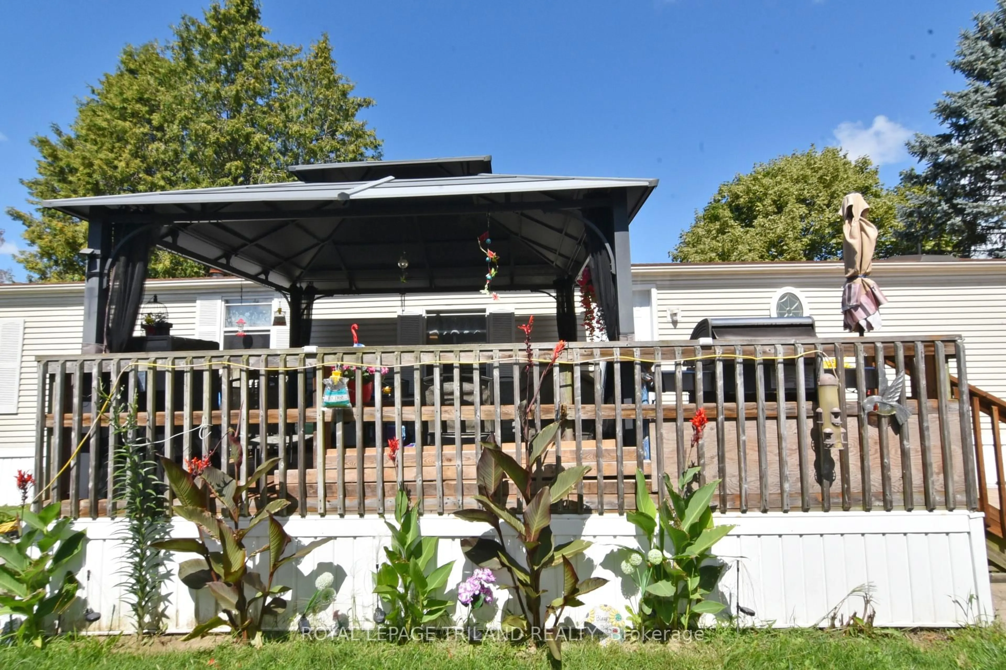 Patio, unknown for 9385 Ipperwash Rd #7, Lambton Shores Ontario N0N 1J3
