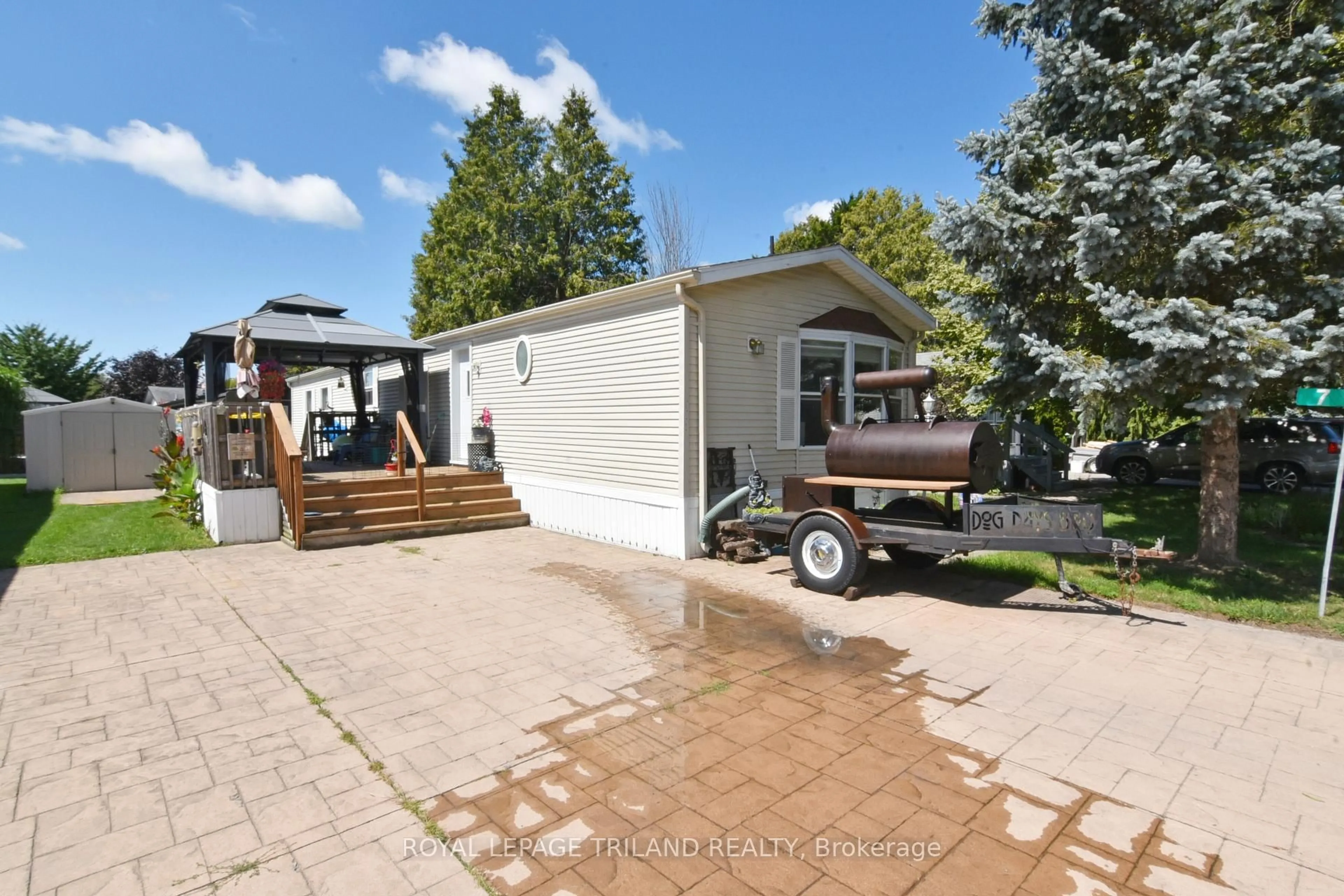 A pic from outside/outdoor area/front of a property/back of a property/a pic from drone, unknown for 9385 Ipperwash Rd #7, Lambton Shores Ontario N0N 1J3