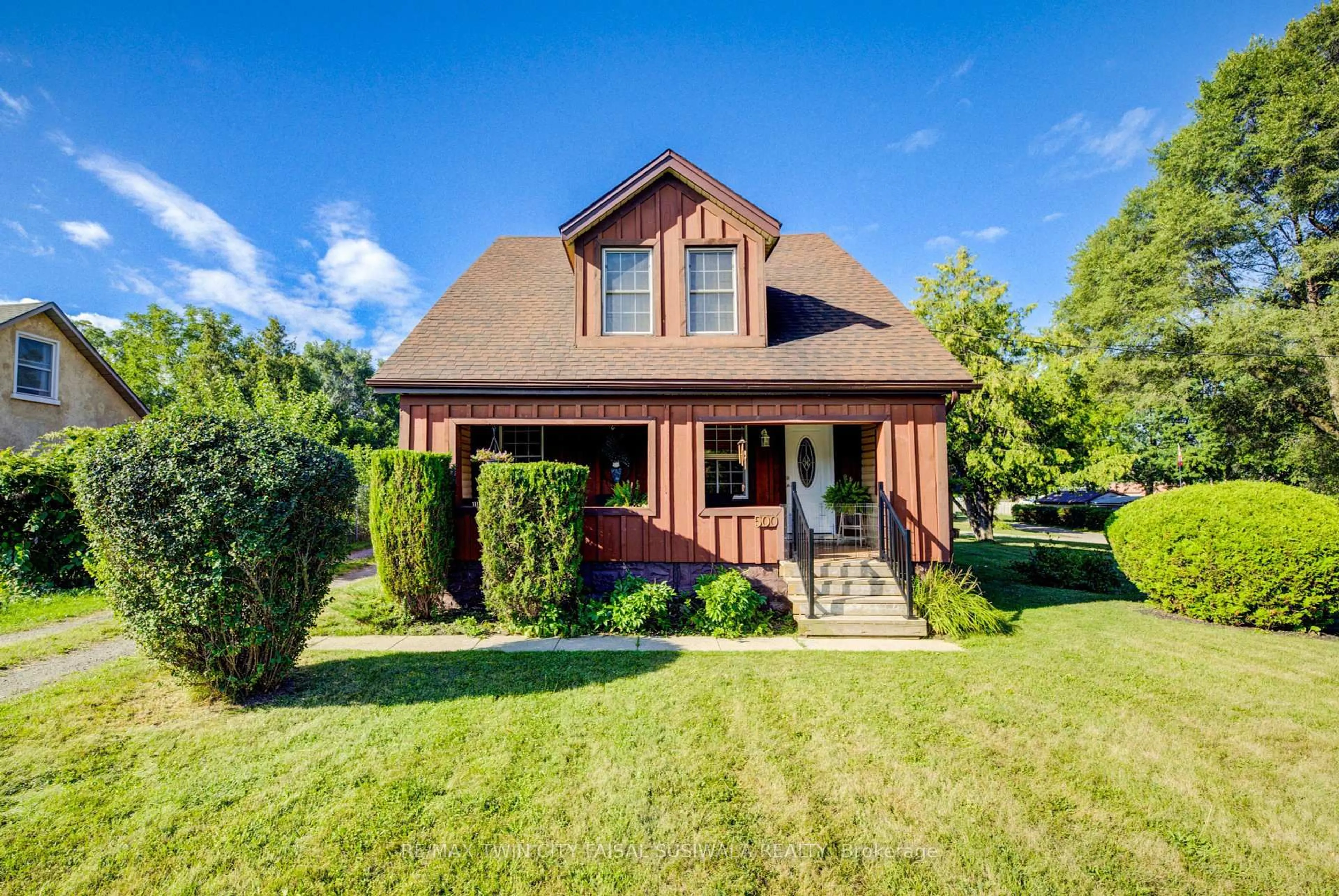 Home with brick exterior material, street for 500 DUNDAS St, Cambridge Ontario N1R 5S2