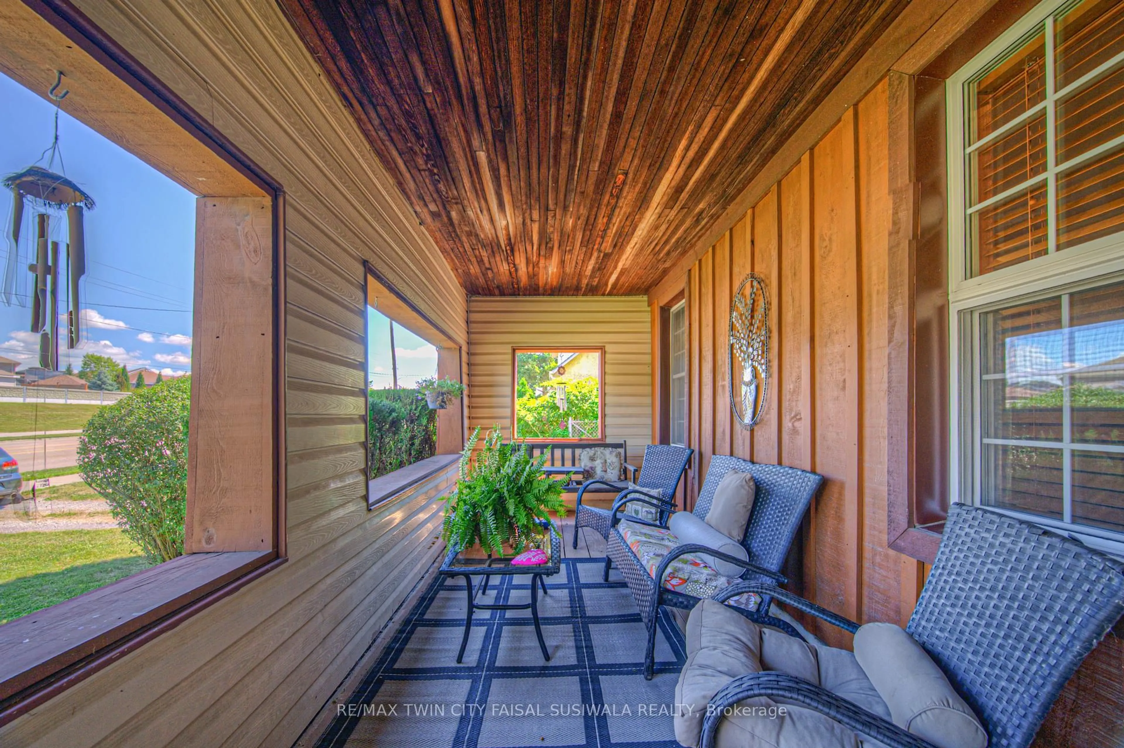 Patio, water/lake/river/ocean view for 500 DUNDAS St, Cambridge Ontario N1R 5S2