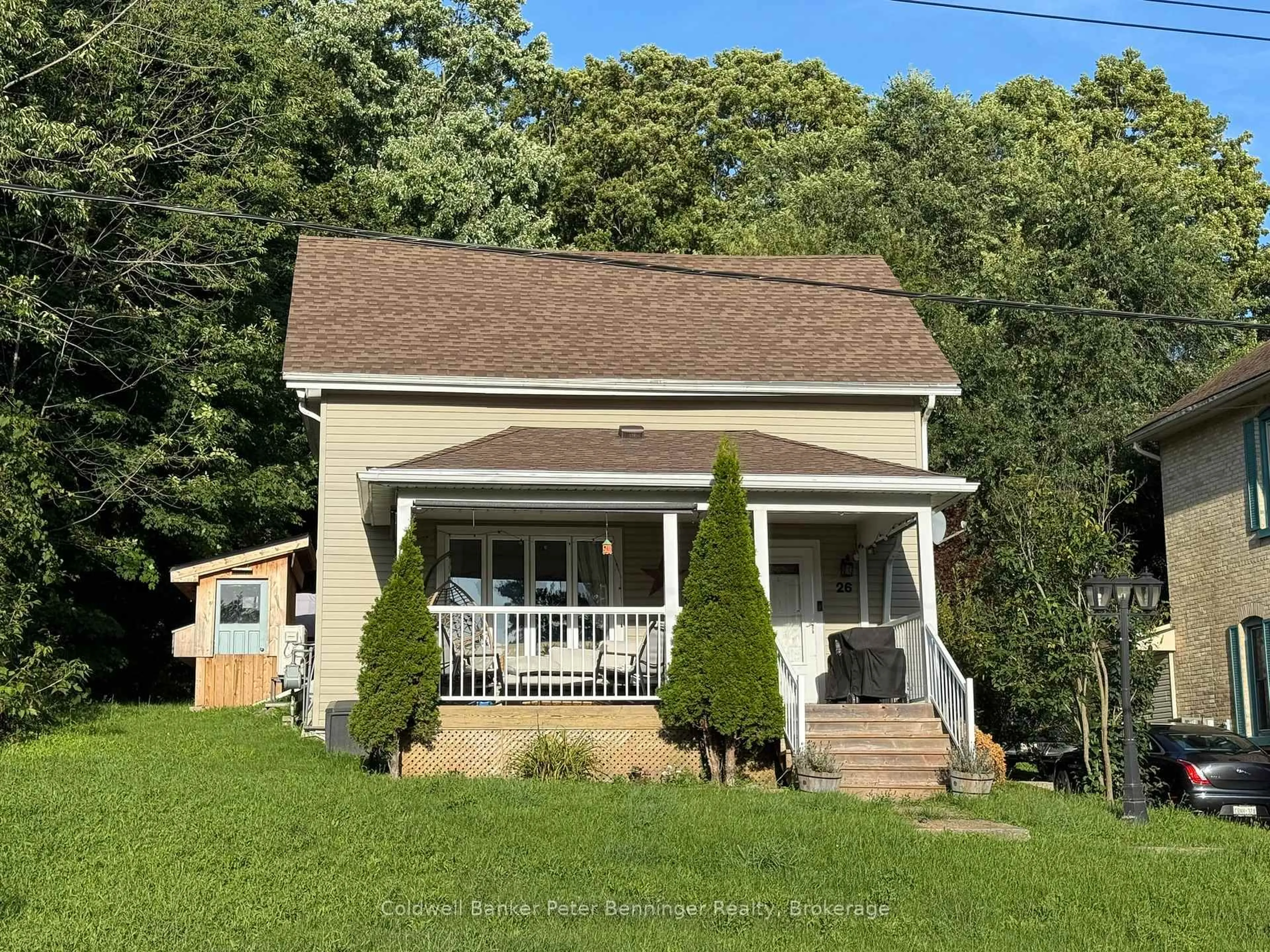 Home with vinyl exterior material, street for 26 Yonge St, Brockton Ontario N0G 2V0