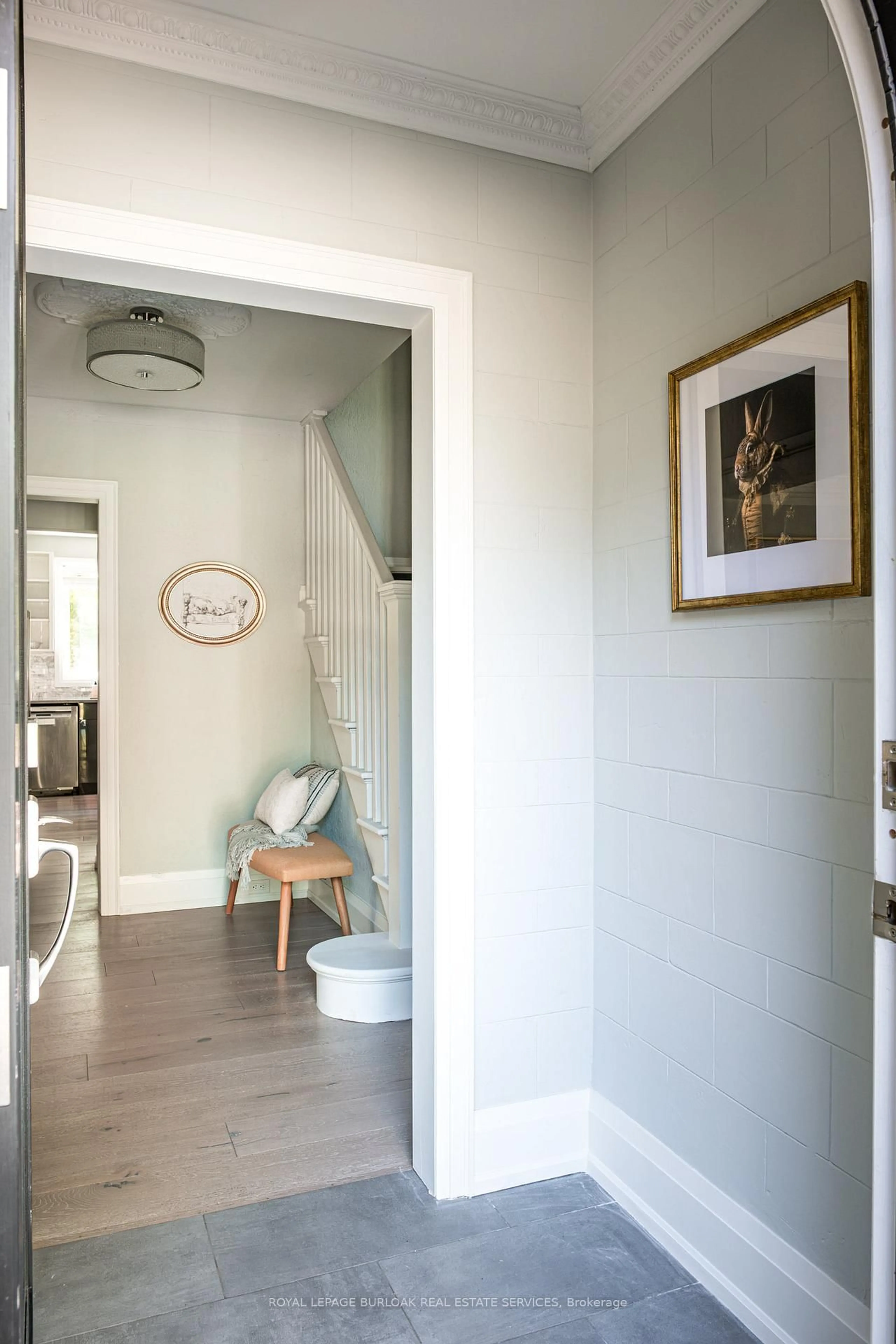 Contemporary bathroom, ceramic/tile floor for 3 Oakwood Pl, Hamilton Ontario L8S 4C9