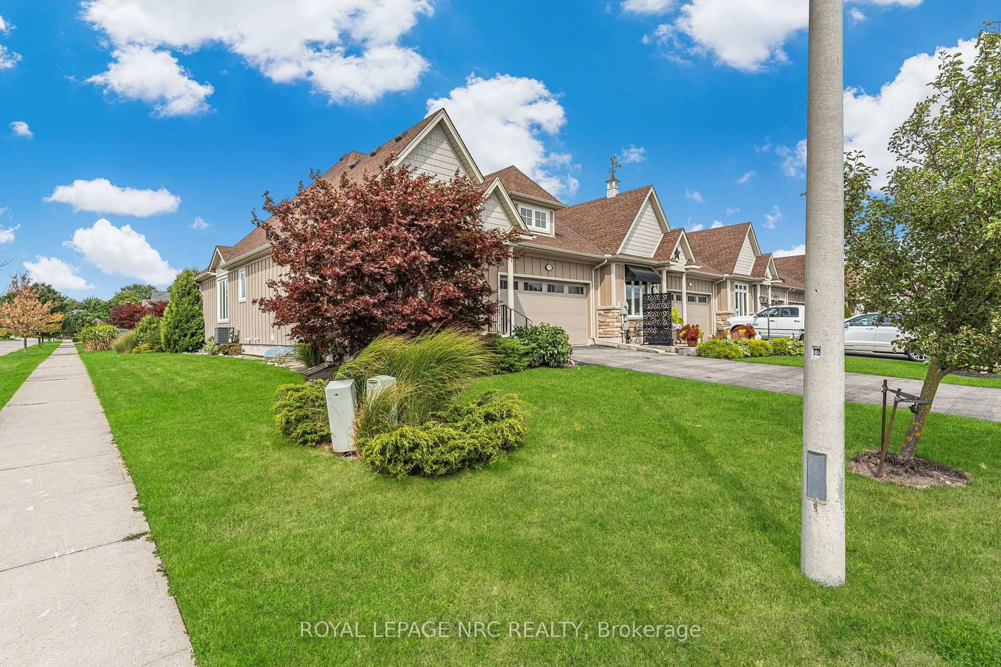 A pic from outside/outdoor area/front of a property/back of a property/a pic from drone, street for 79 Sunrise Crt, Fort Erie Ontario L0S 1N0