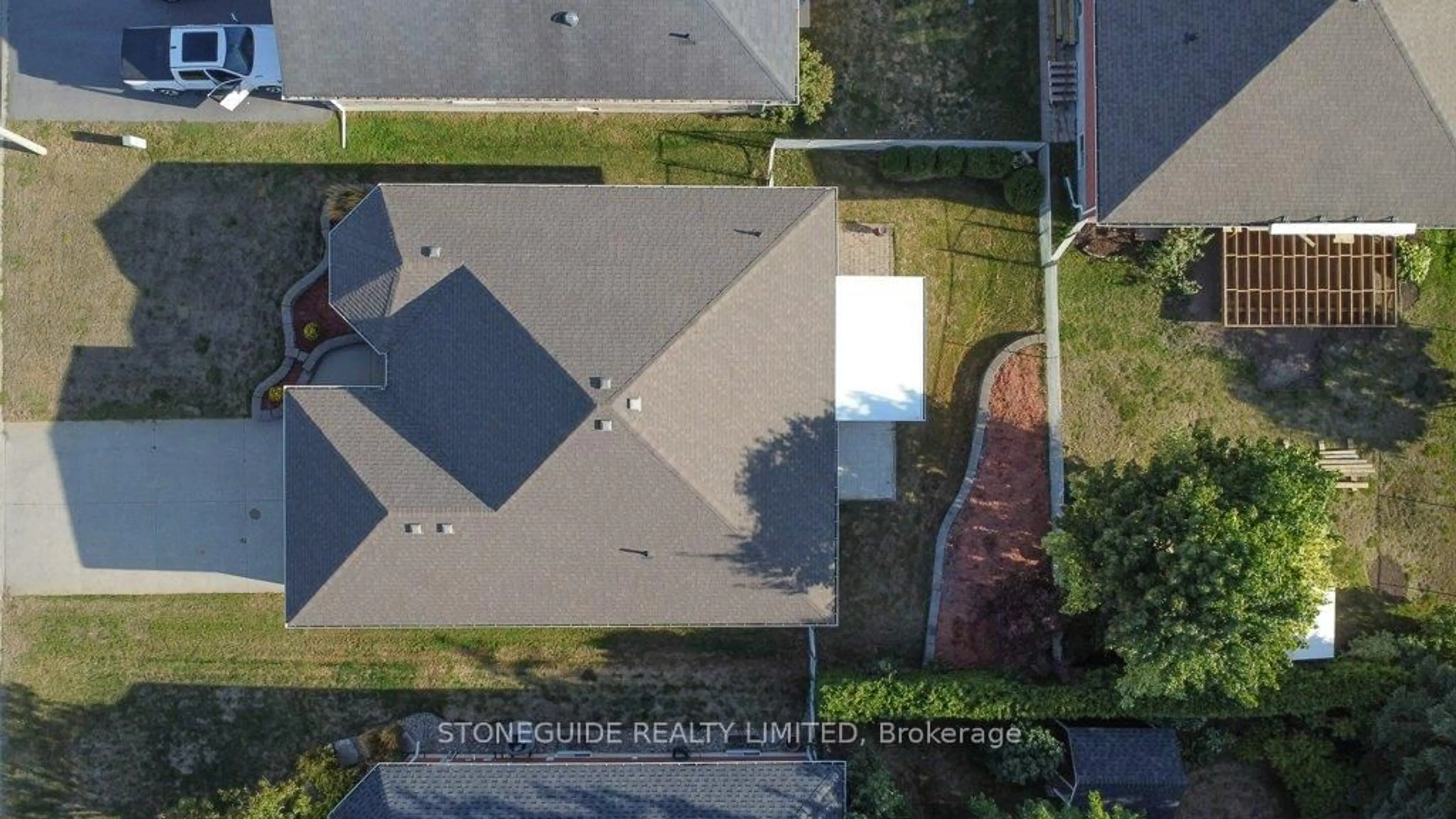 A pic from outside/outdoor area/front of a property/back of a property/a pic from drone, street for 2281 Wintergreen Tr, Peterborough Ontario K9K 2M6