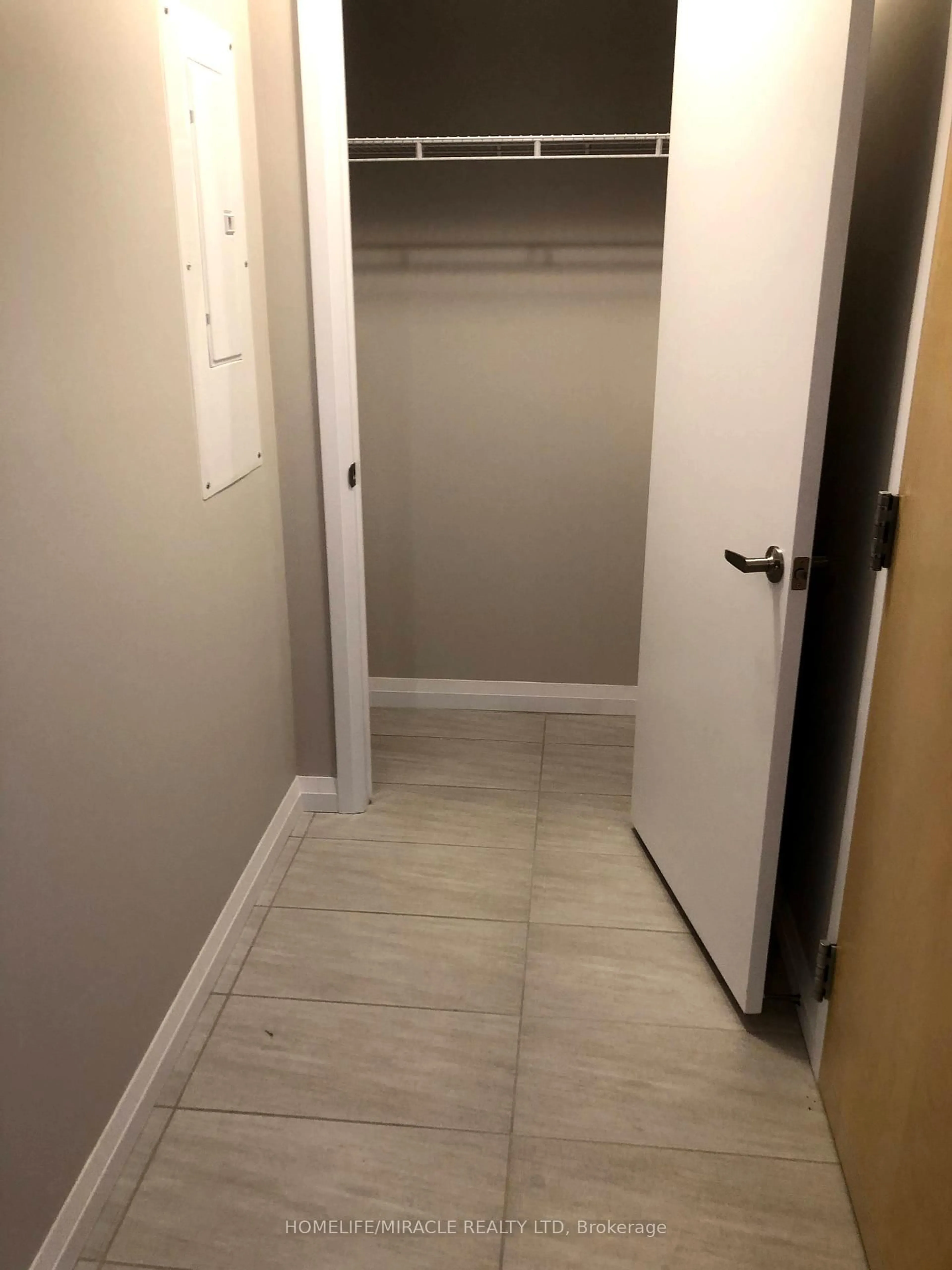 Unknown for 60 Charles St #1001, Kitchener Ontario N2G 0C9