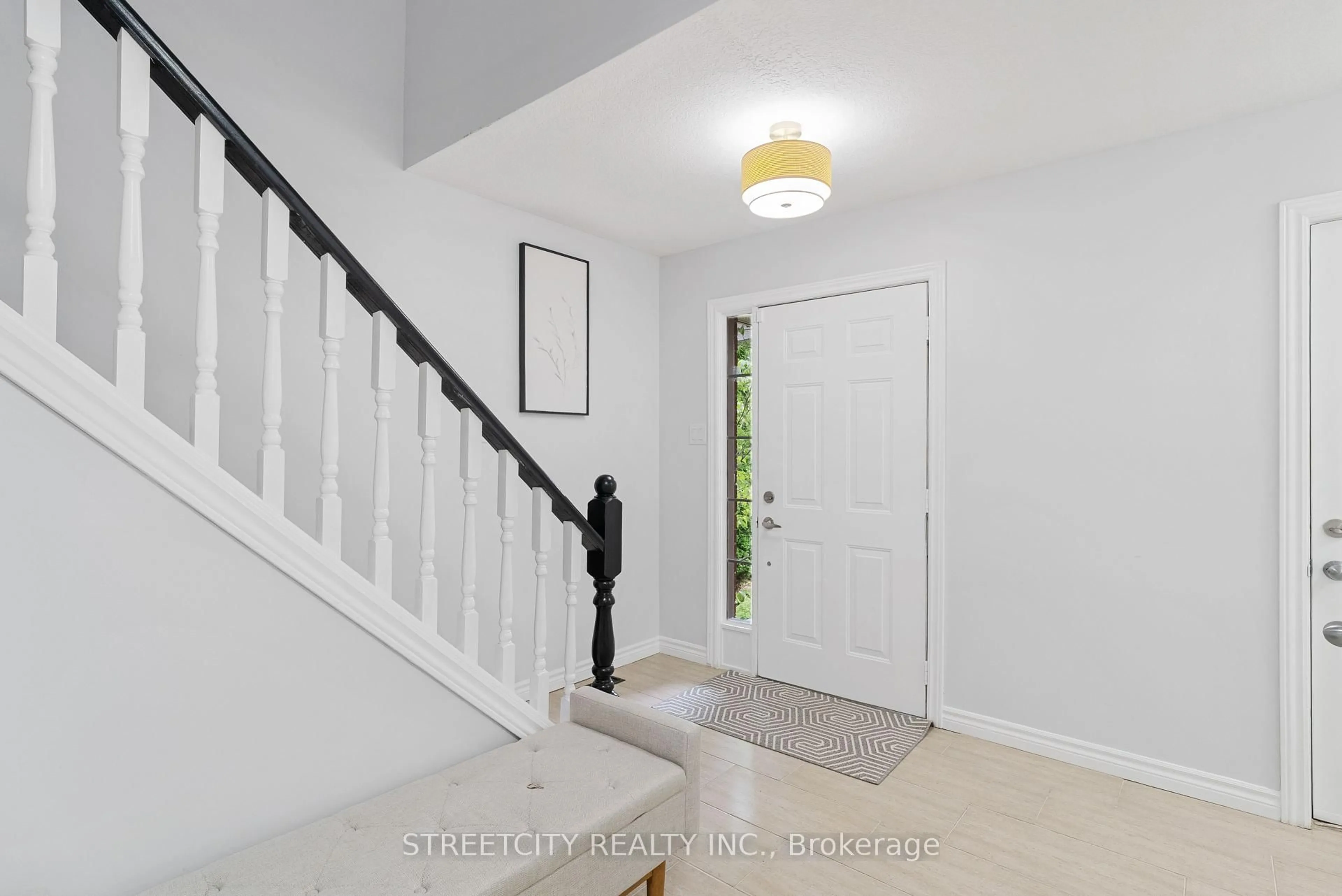 Indoor entryway for 1176 South Wenige Dr, London North Ontario N5X 4M3