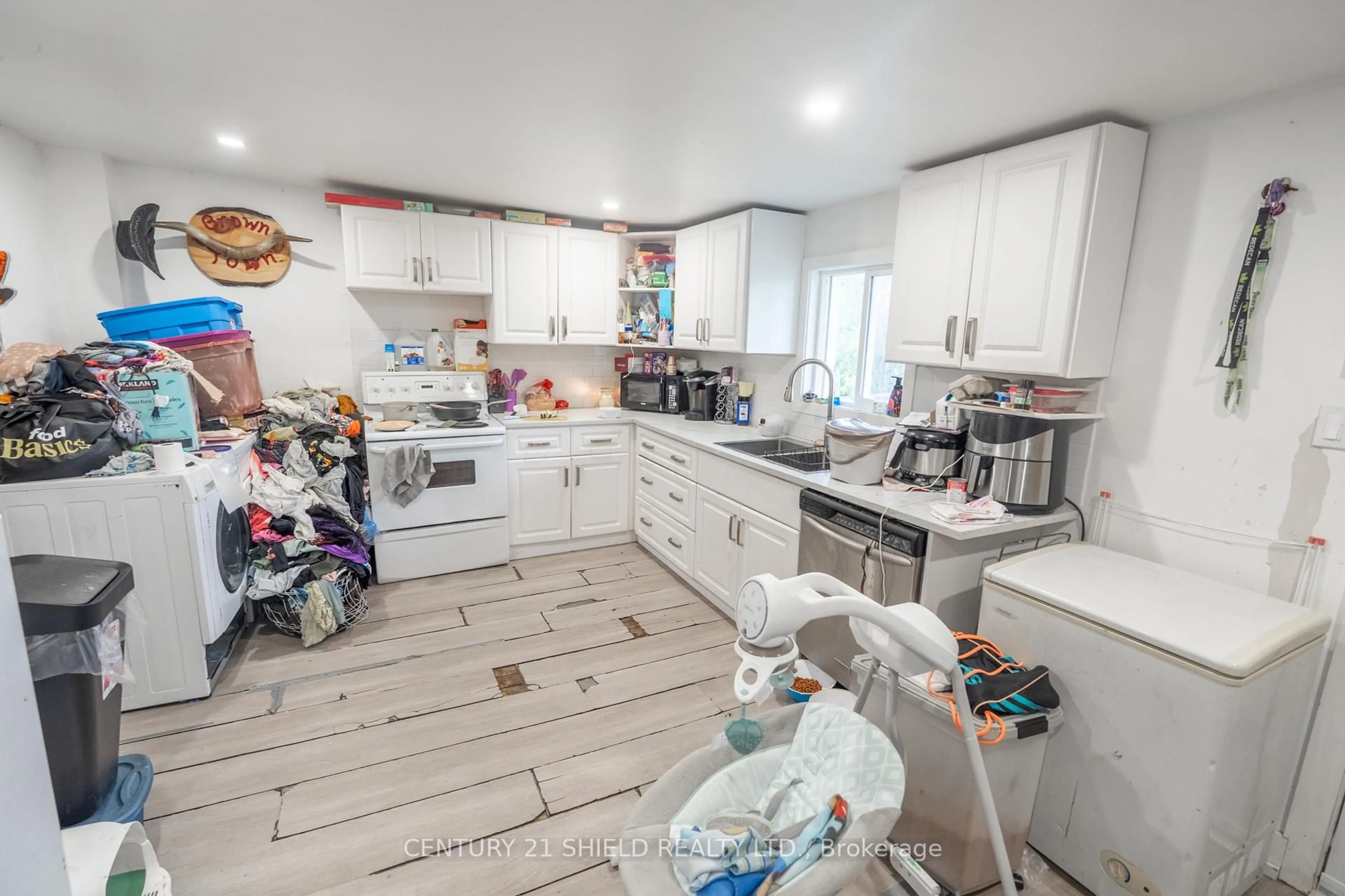 Open concept kitchen, unknown for 314 Guy St, Cornwall Ontario K6H 4V2