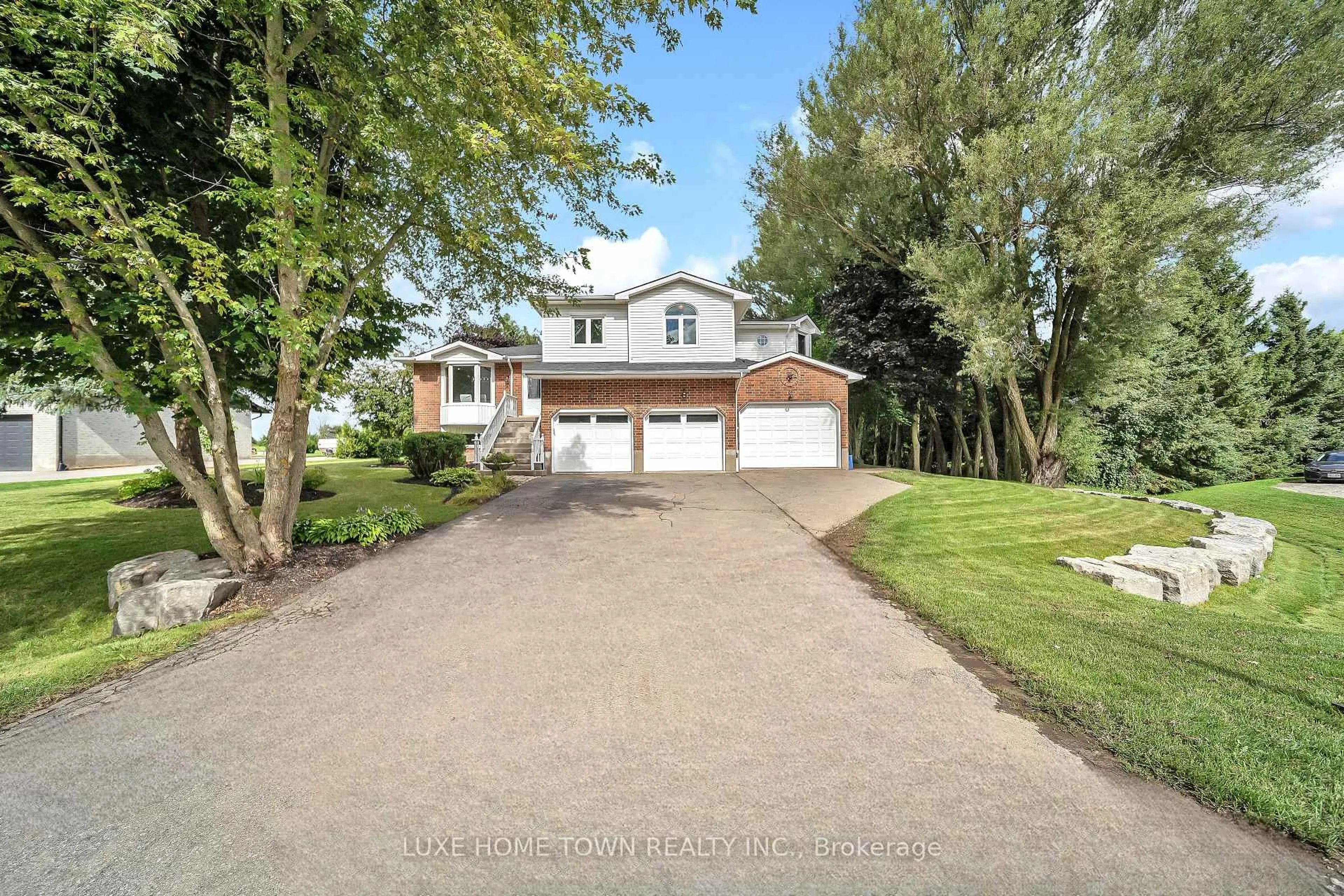 A pic from outside/outdoor area/front of a property/back of a property/a pic from drone, street for 170 Elmslie Pl, Centre Wellington Ontario N0B 1S0