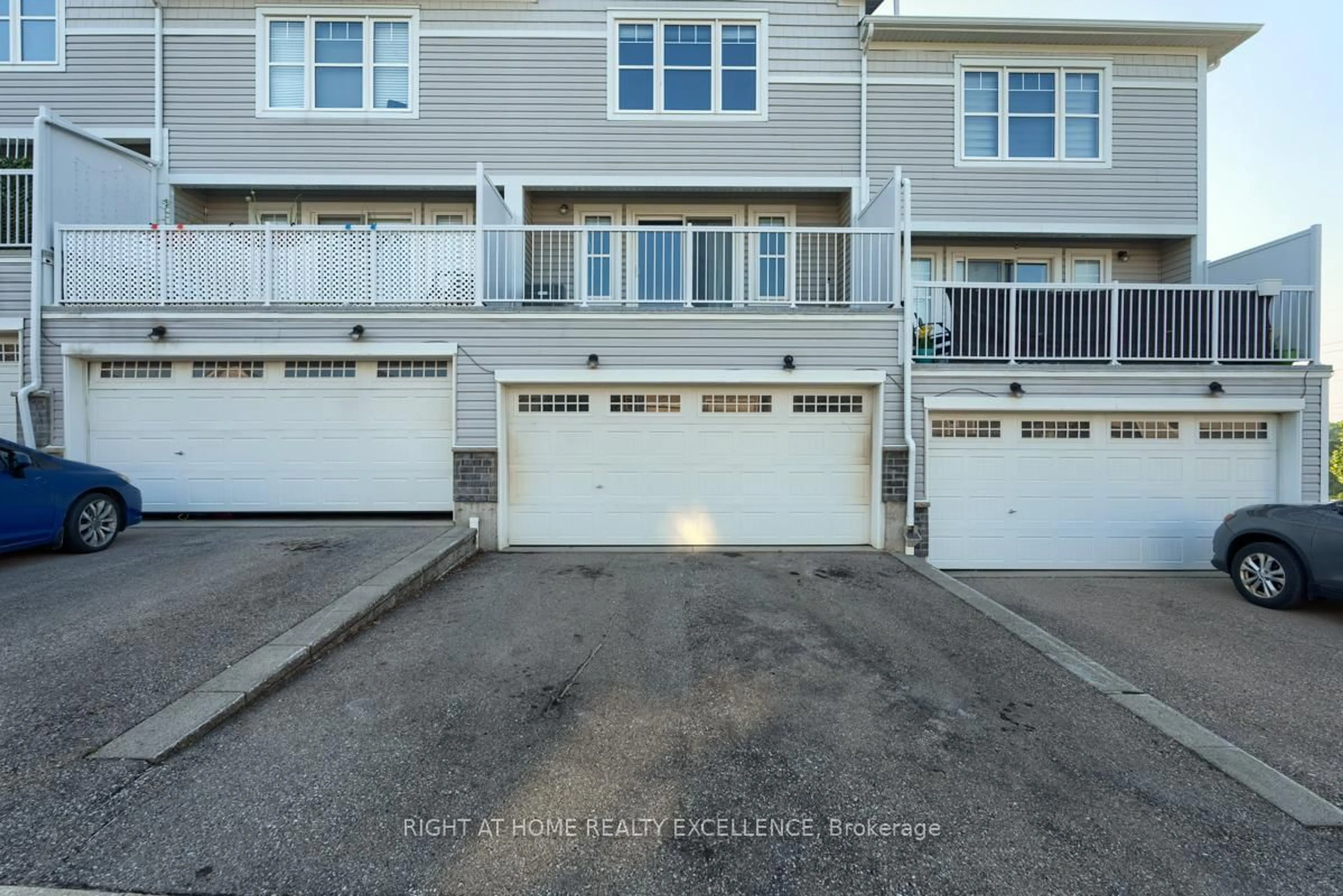 Unknown for 1971 Ottawa St, Kitchener Ontario N2E 0G7